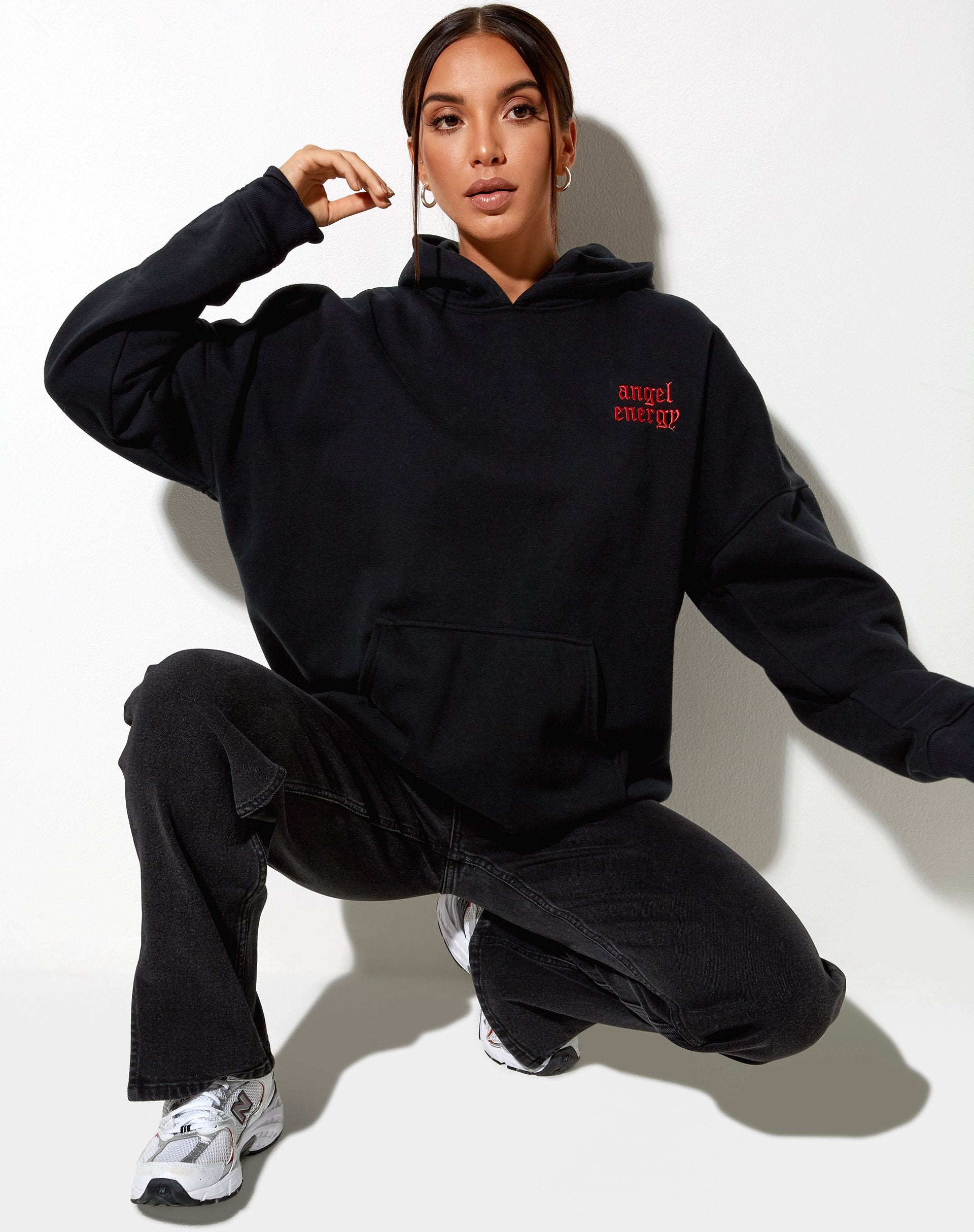 Image de Oversize Hoodie en noir Angel Energy Light Red Embro