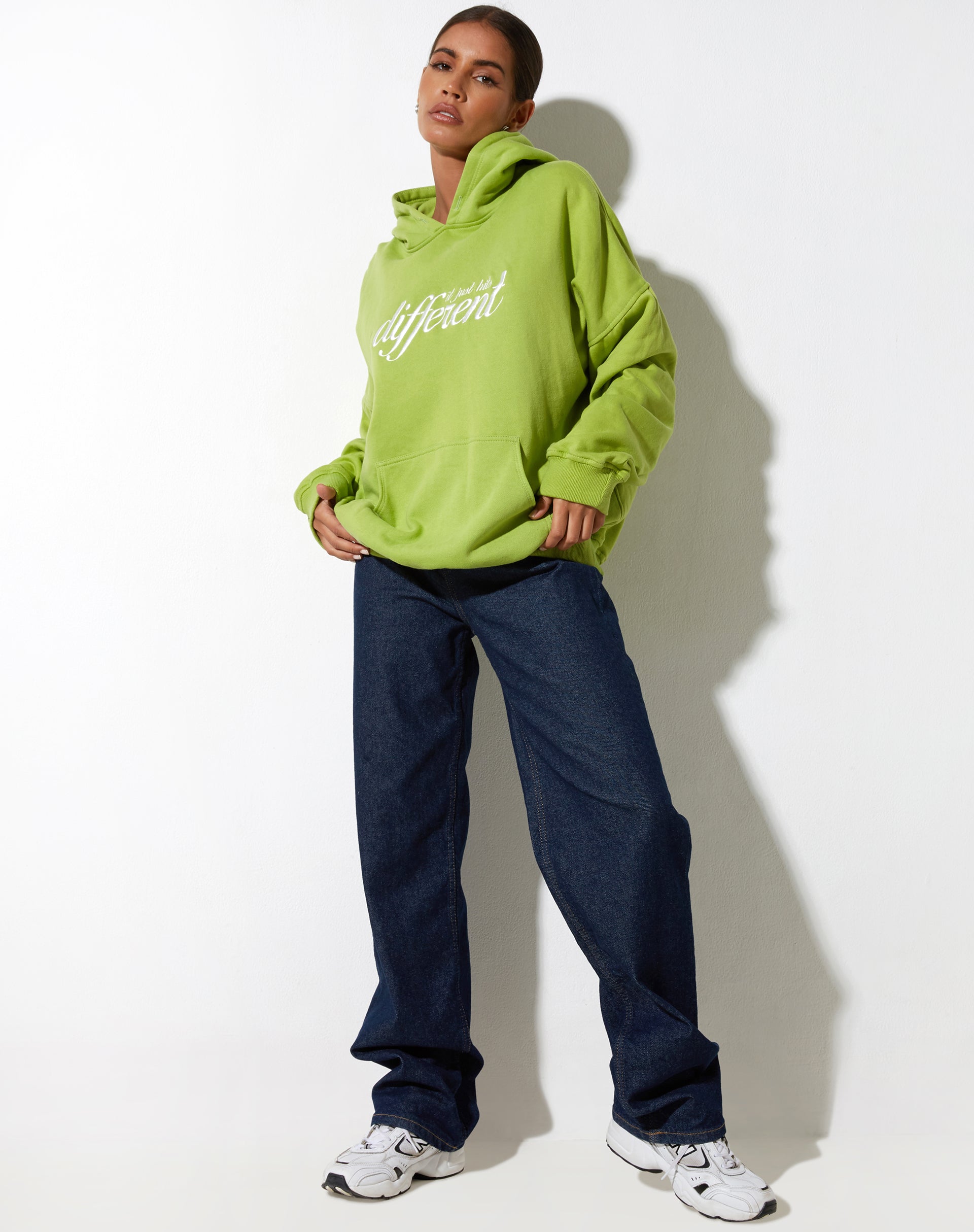 image de Oversize Hoodie in Leaf Green Different Embro White