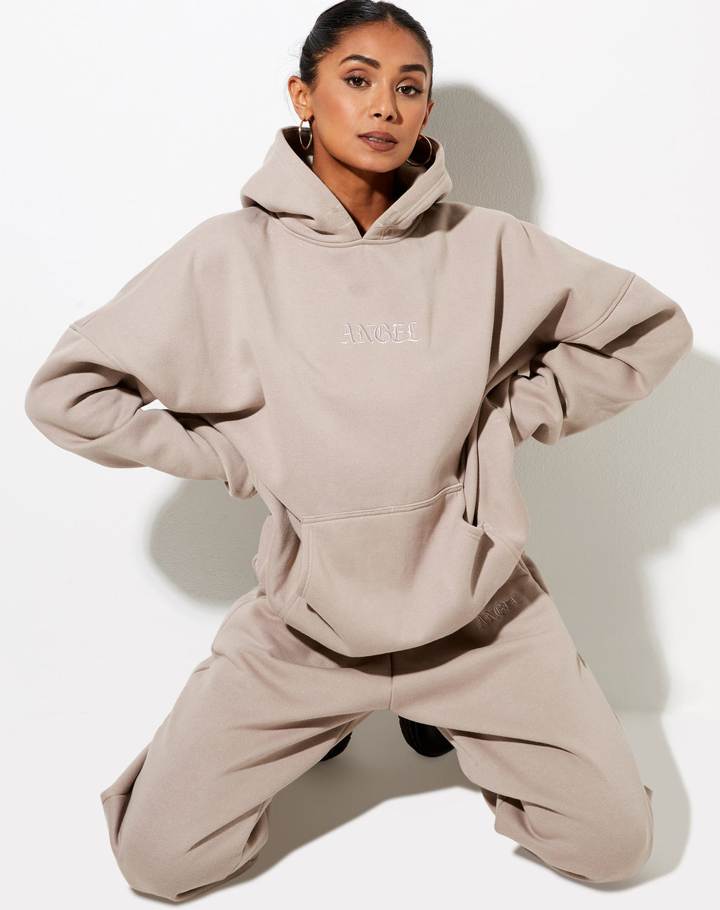 Sweat à capuche oversize avec broderie 'Angel' de Mushroom