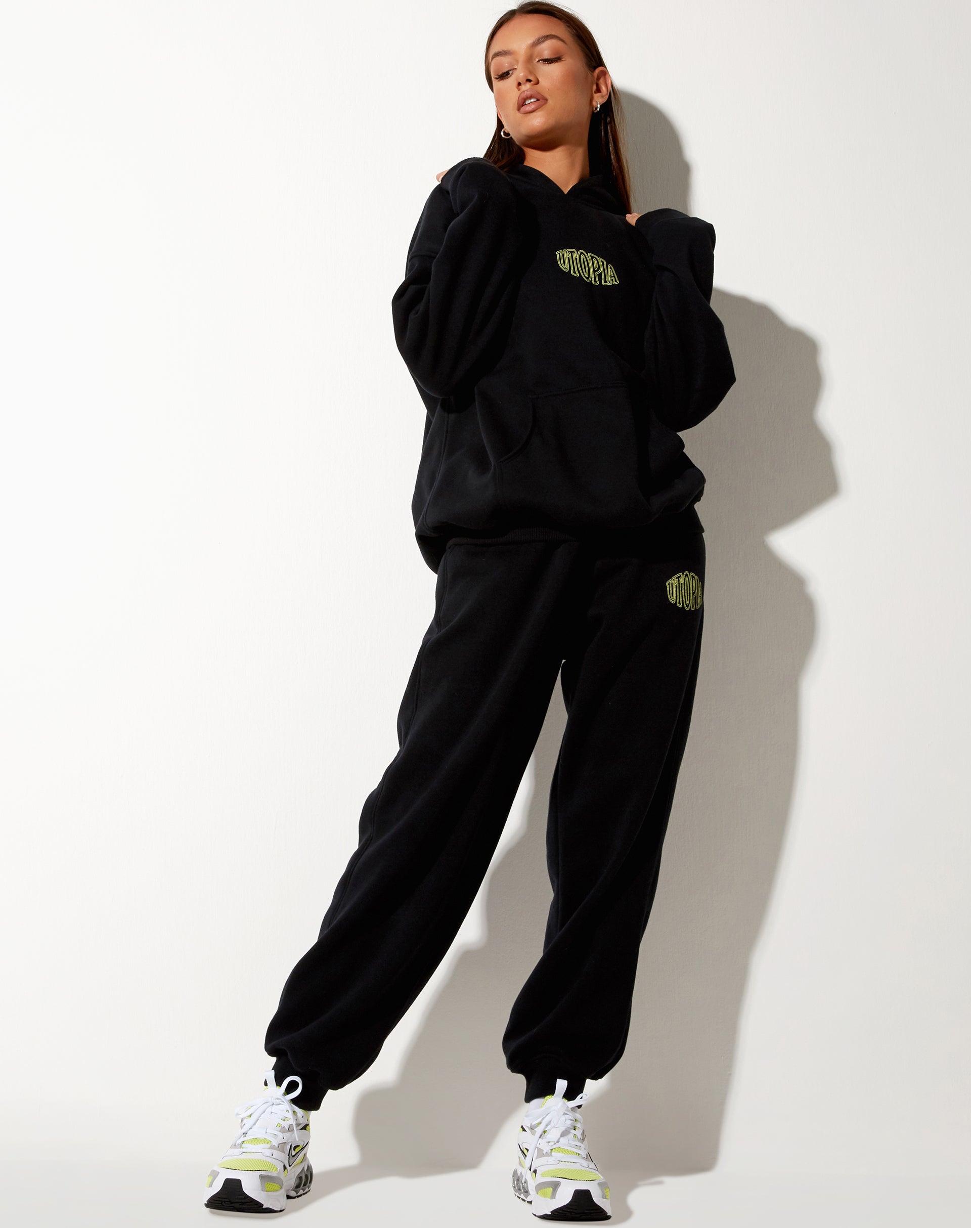 Image de Oversize Hoodie en noir Utopia
