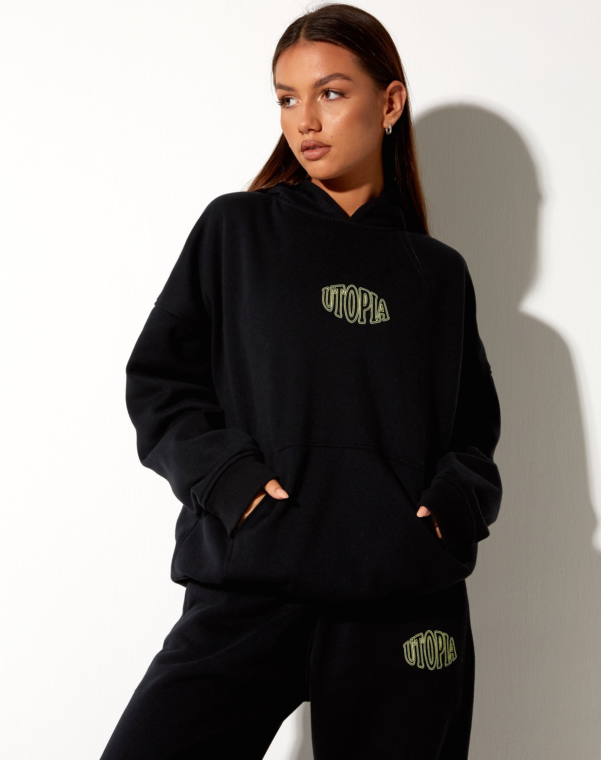 Image de Oversize Hoodie en noir Utopia