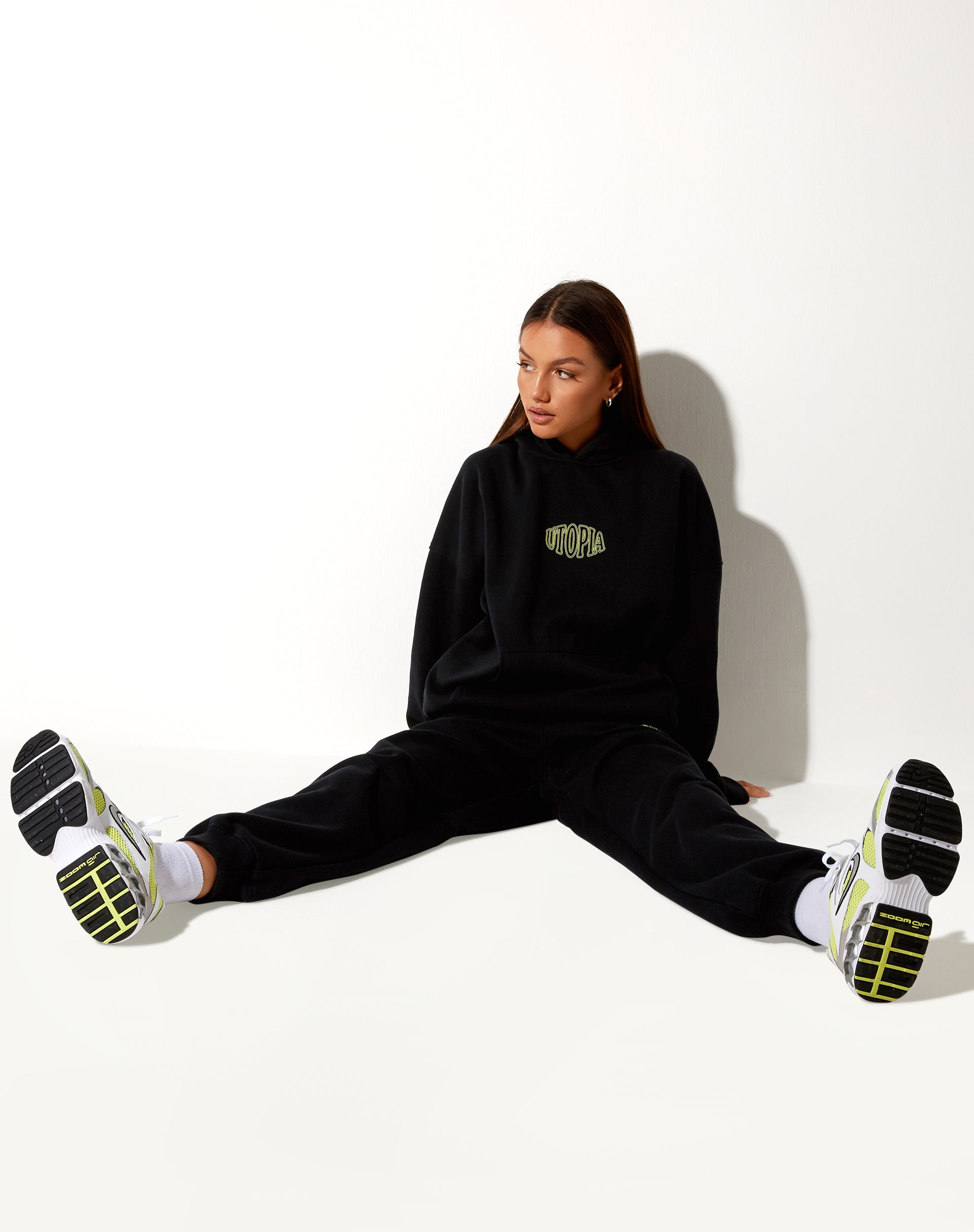 Image de Oversize Hoodie en noir Utopia
