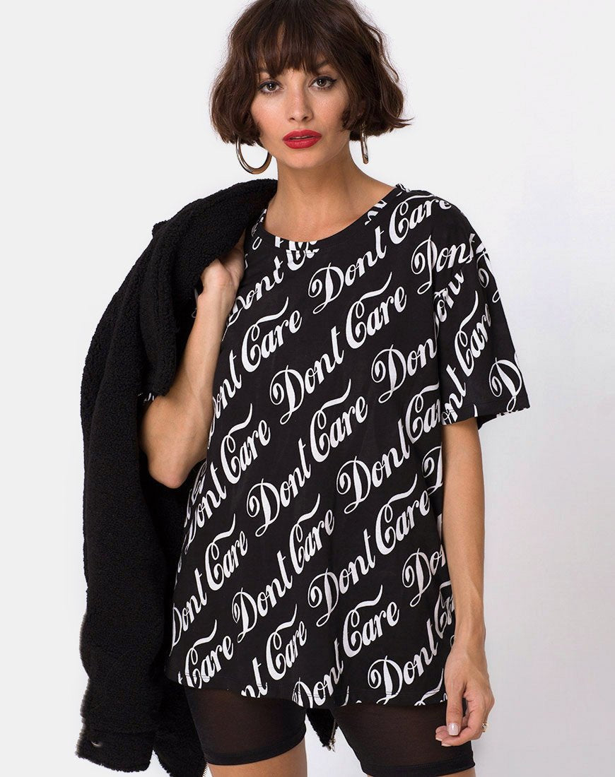 T-shirt basique oversize en noir Don't Care Full Print by Mote