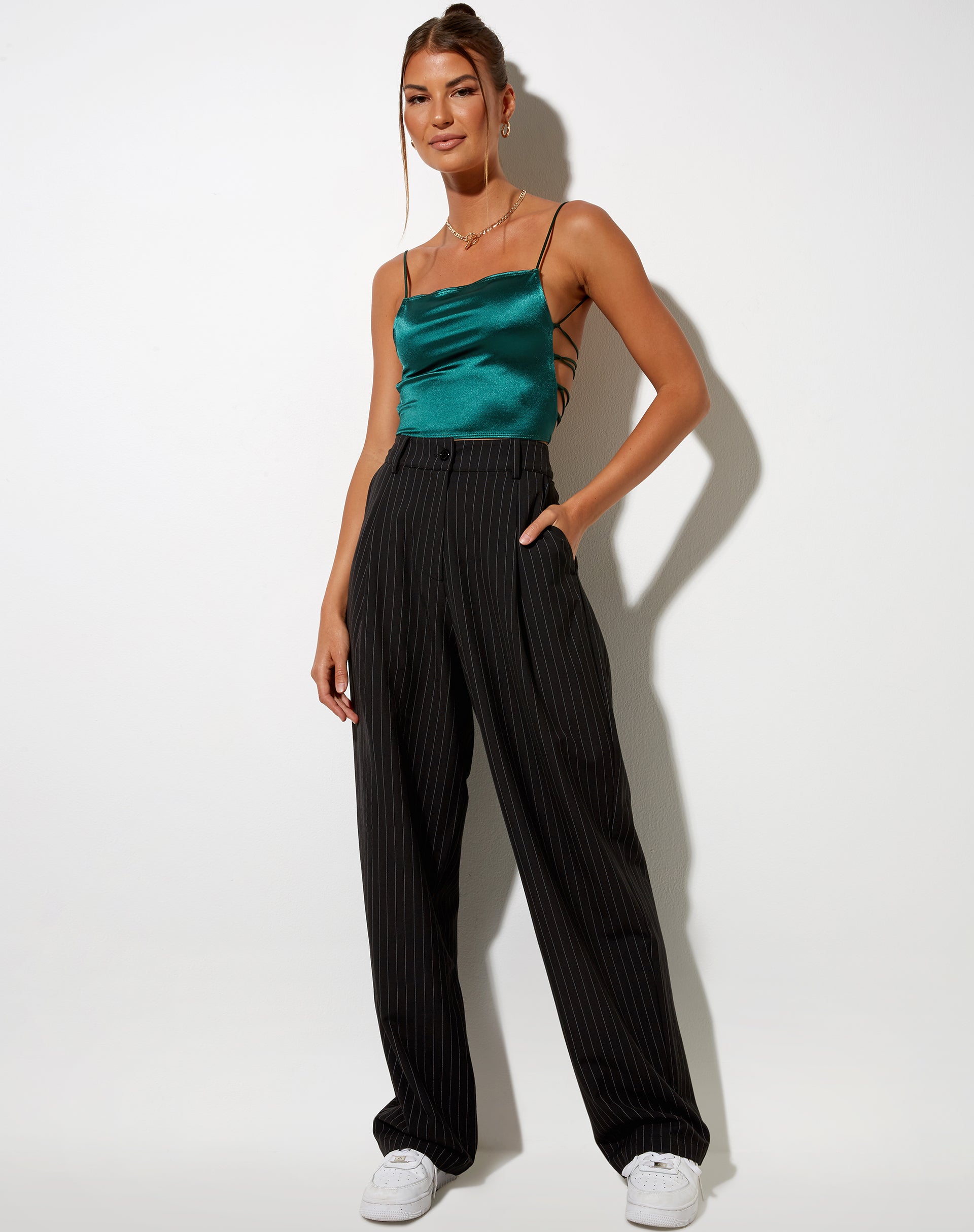 Image de Ozka Crop Top in Satin Forest Green