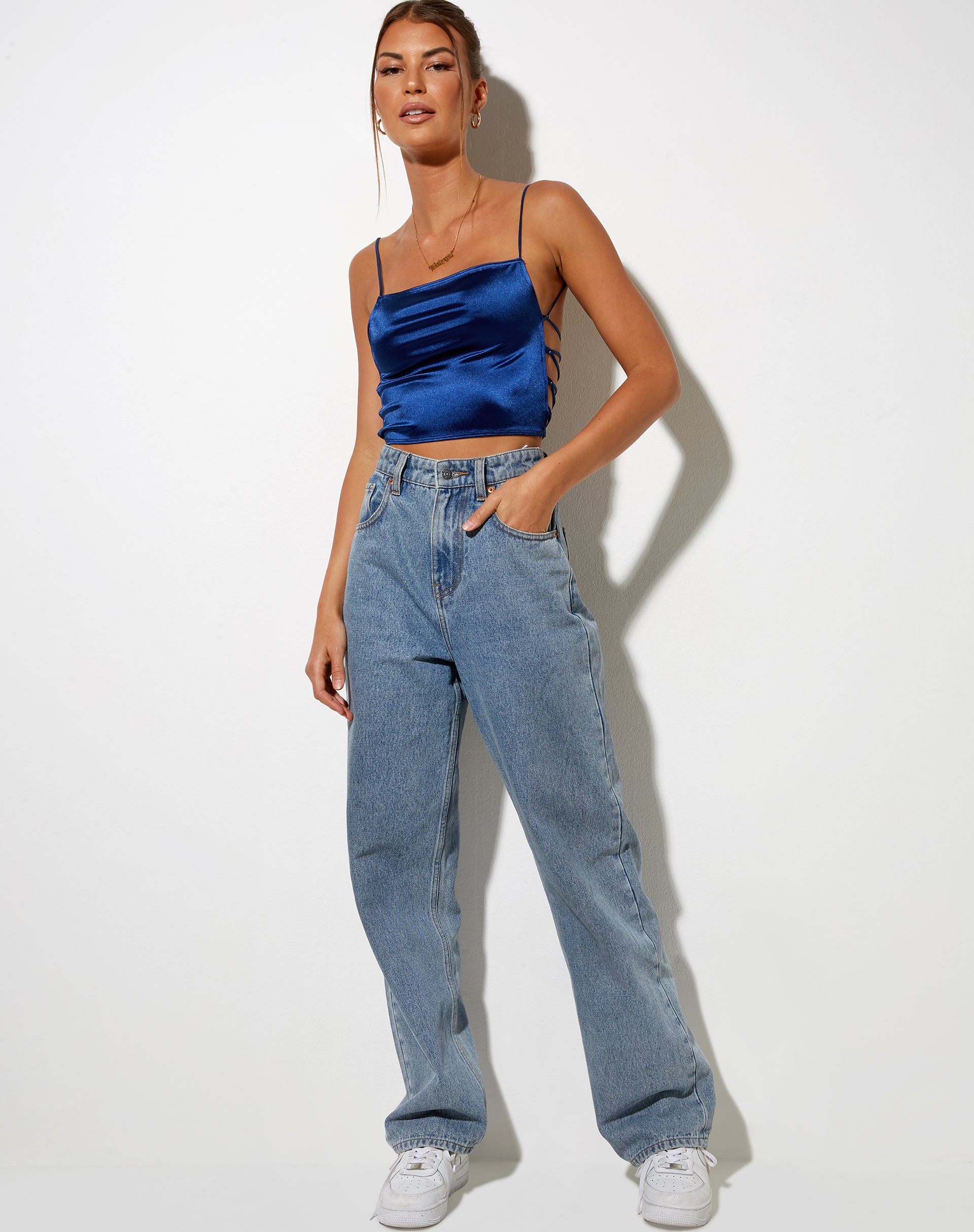 Image de Ozka Crop Top in Satin Navy