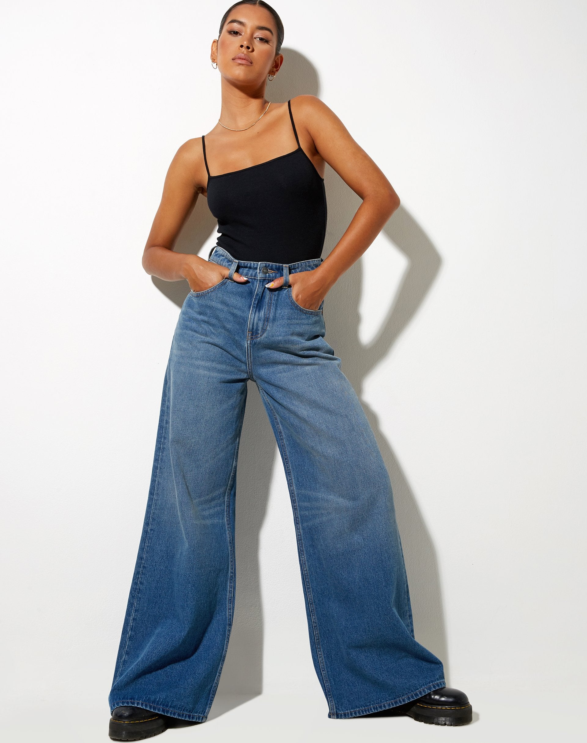 Image de Flare Parallel Jeans en Mid Wash