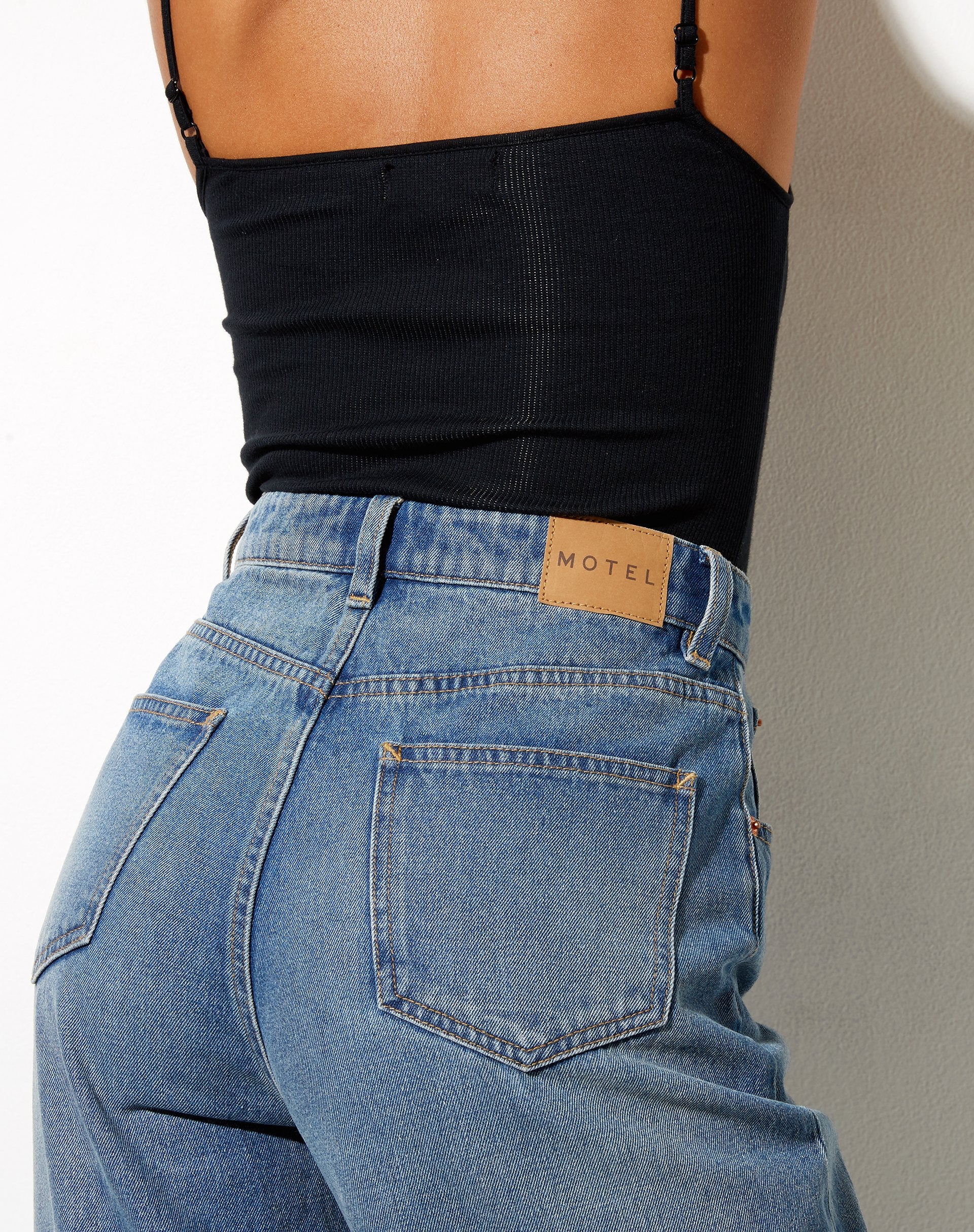 Image de Flare Parallel Jeans en Mid Wash