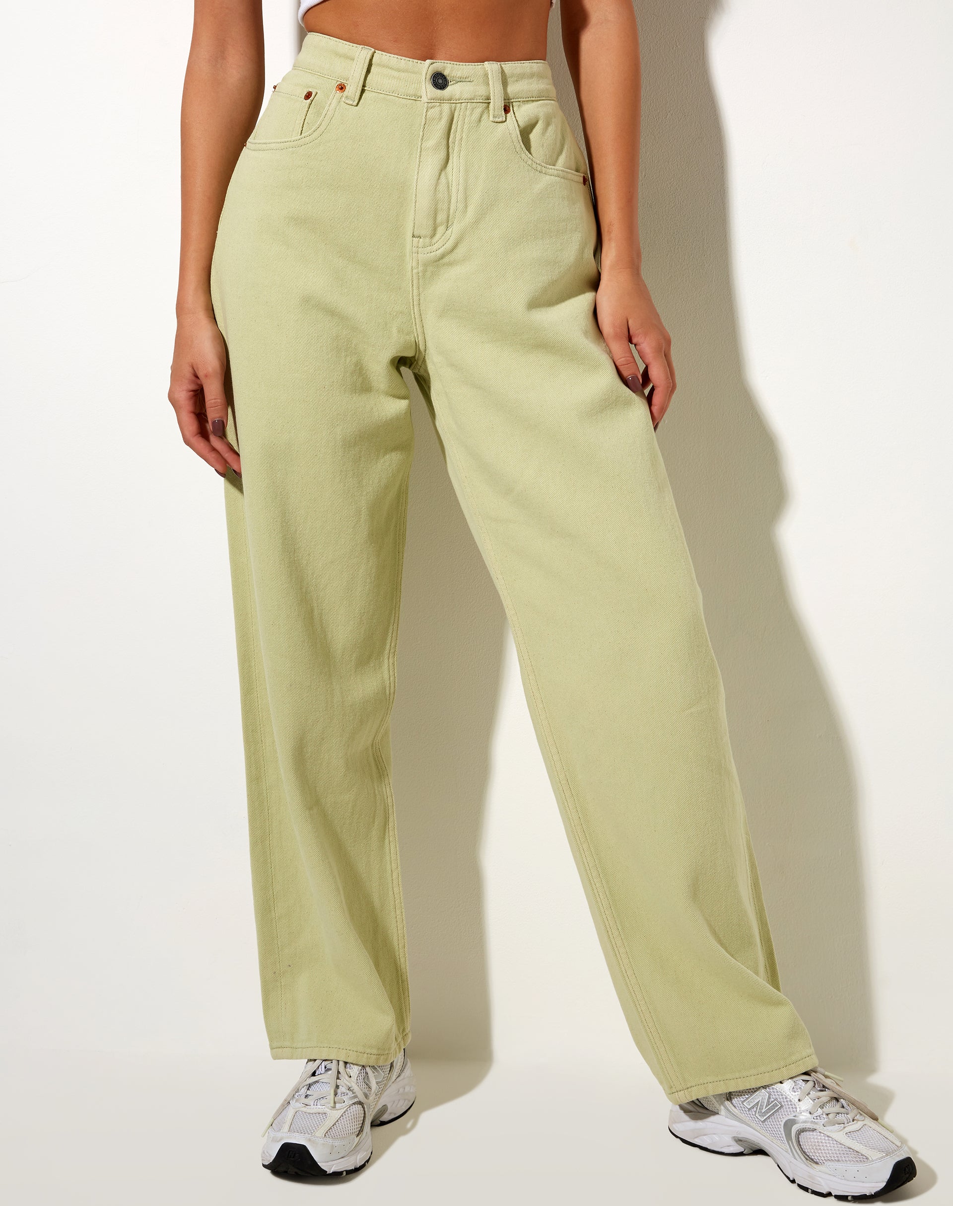 Image de la paire de jeans parallèle en sauge