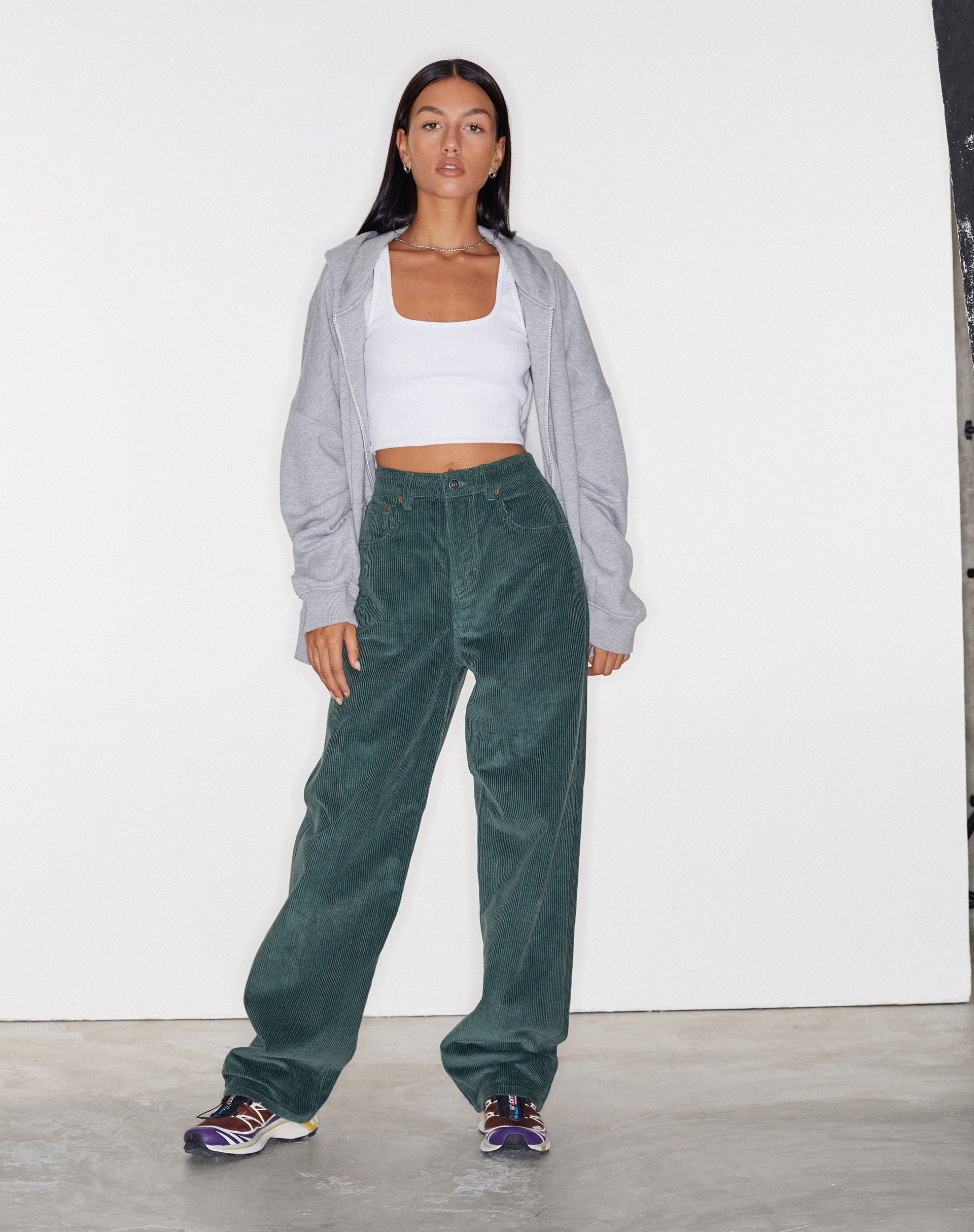 Image of Parallel Trouser in Cord Bottle Green (pantalon en velours côtelé)