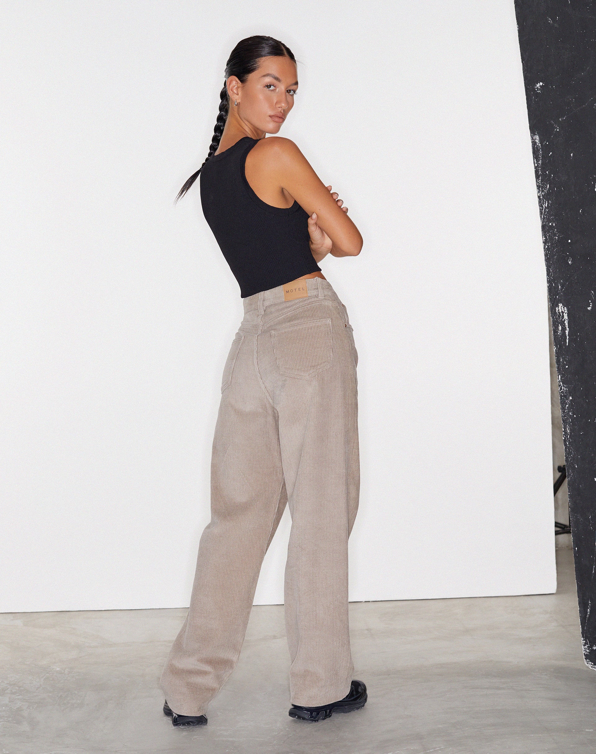 image de Parallel Jeans en Cord Smoke Grey