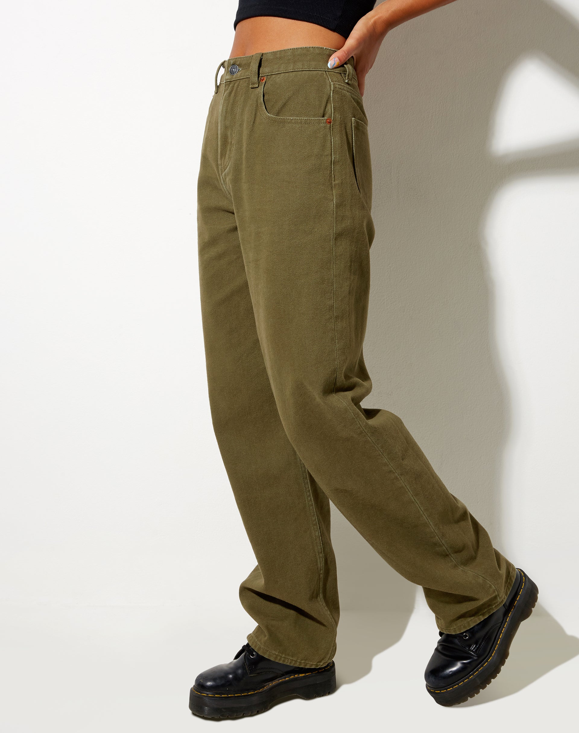 Image de Parallel Jeans en kaki vert