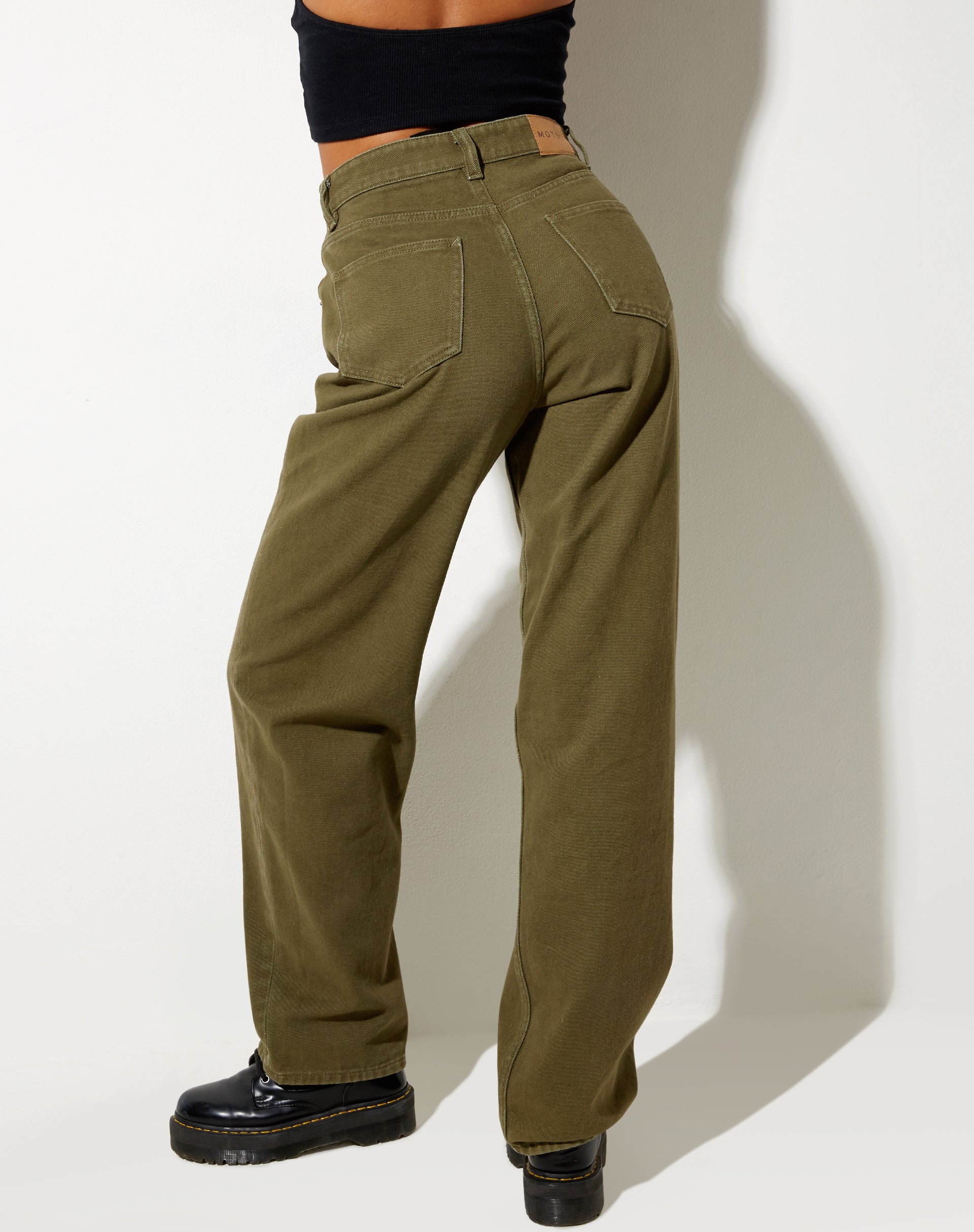 Image de Parallel Jeans en kaki vert