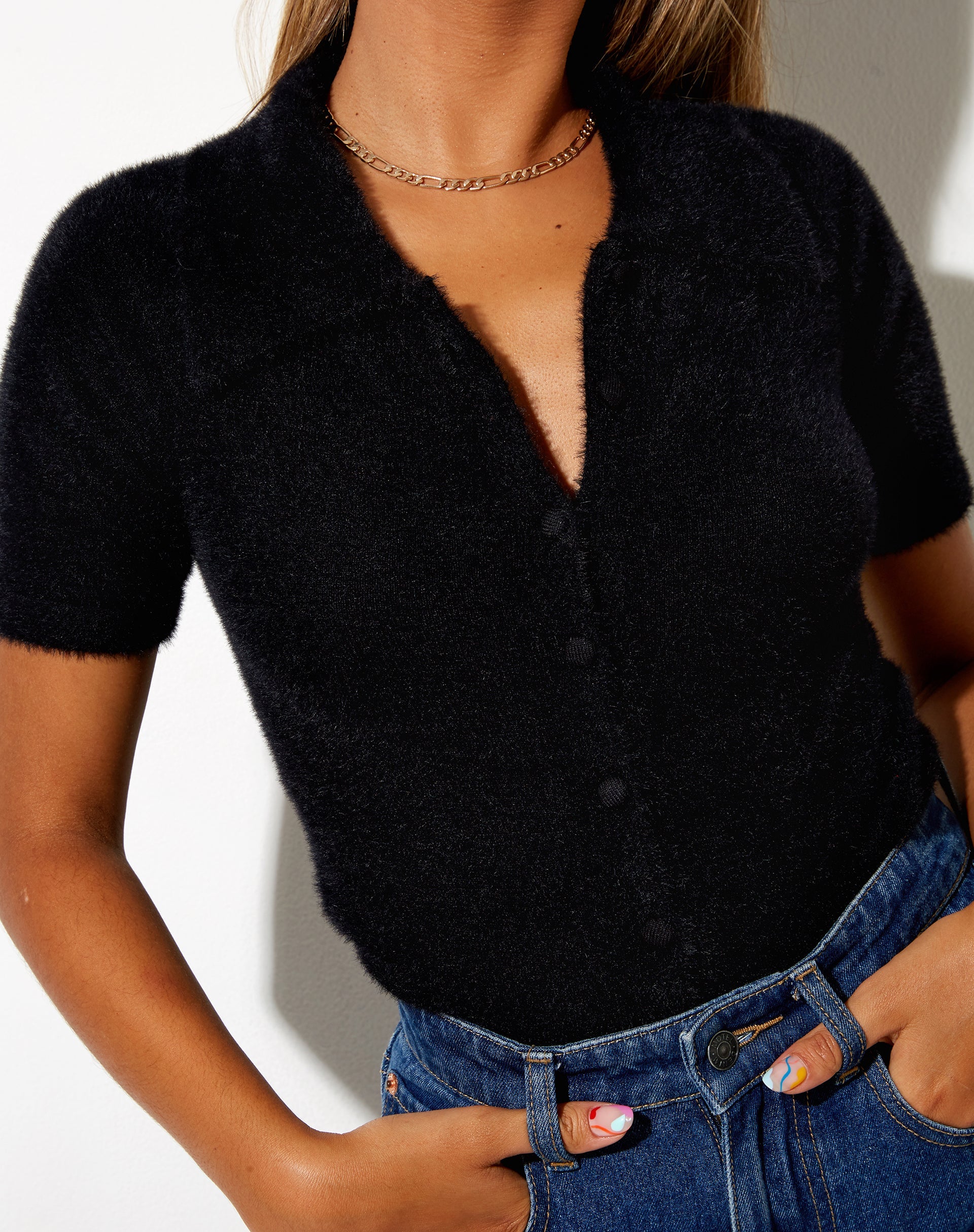 Image de Pevita Crop Top in Fluffy Knit Black