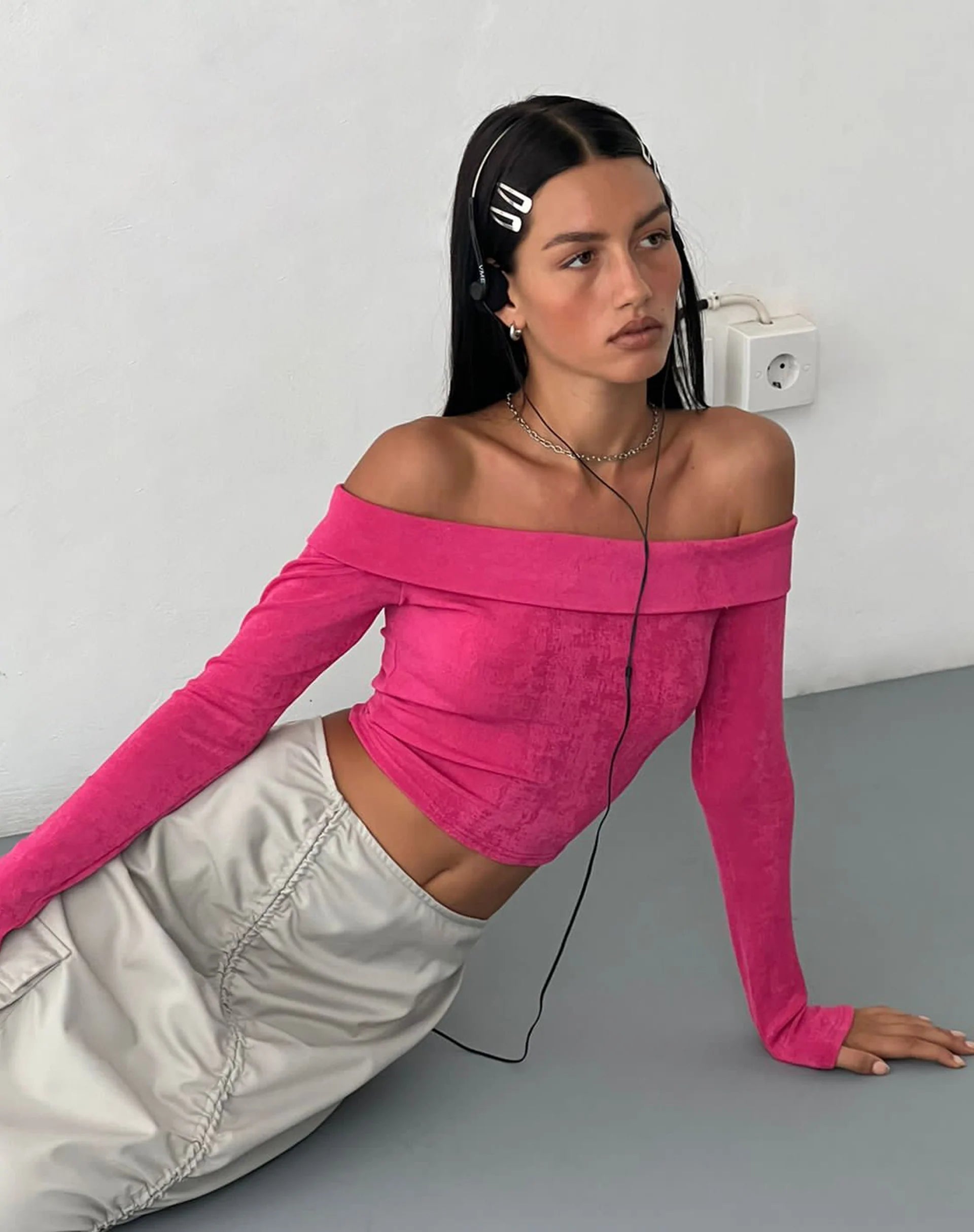 Image de MOTEL X JACQUIE Nasari Bardot Crop Top in Magenta