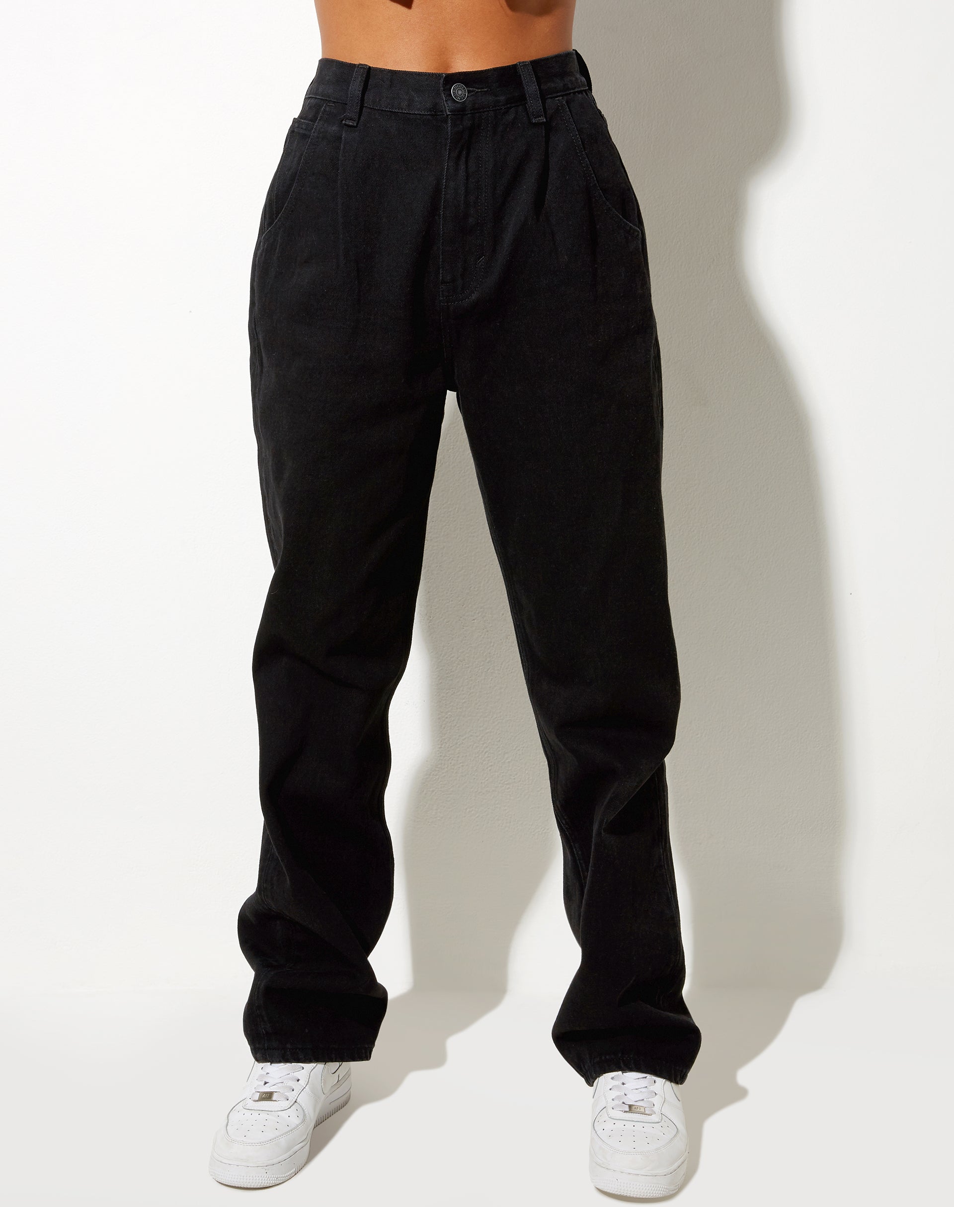 Image de Jeans plissés en noir délavé