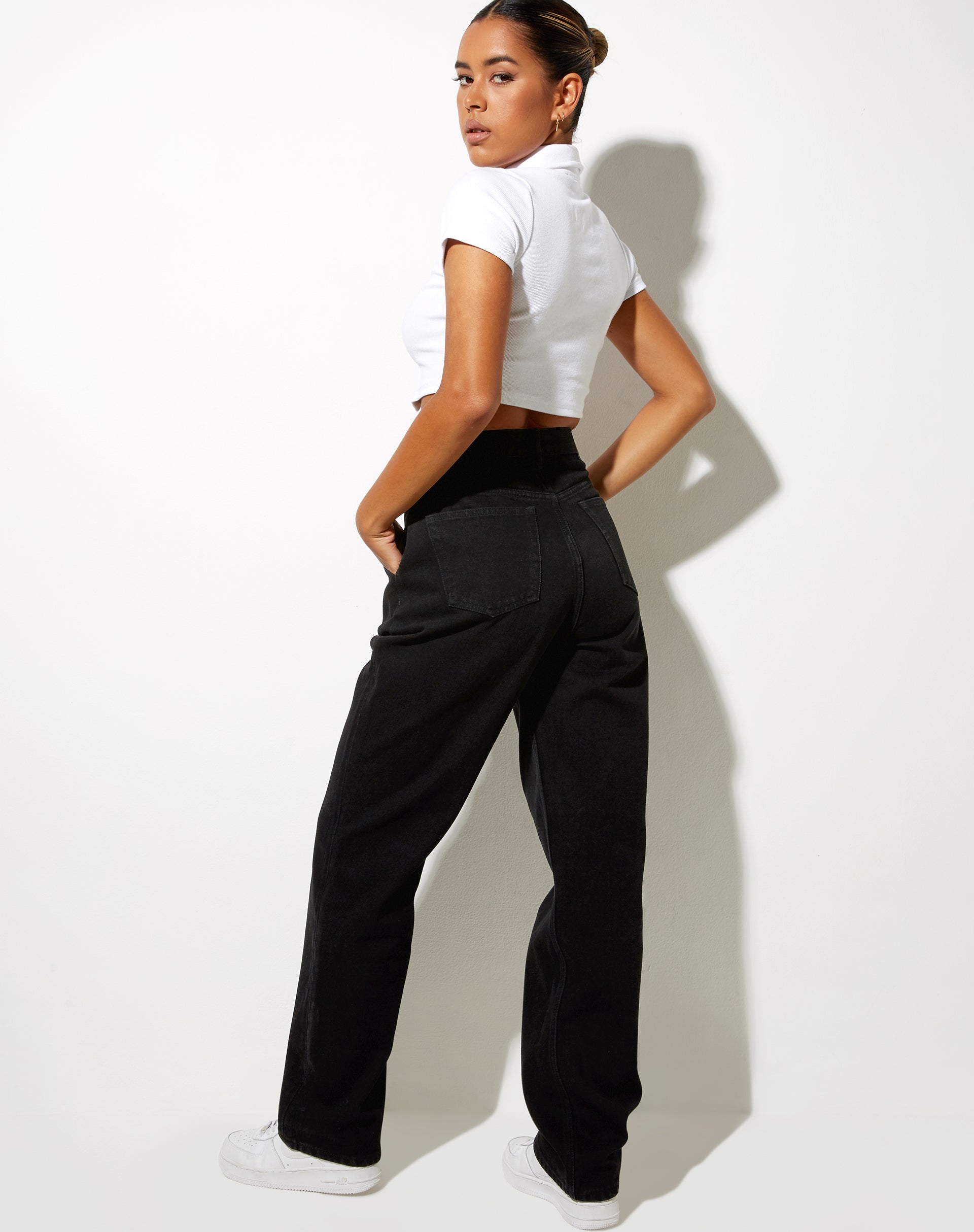 Image de Jeans plissés en noir délavé