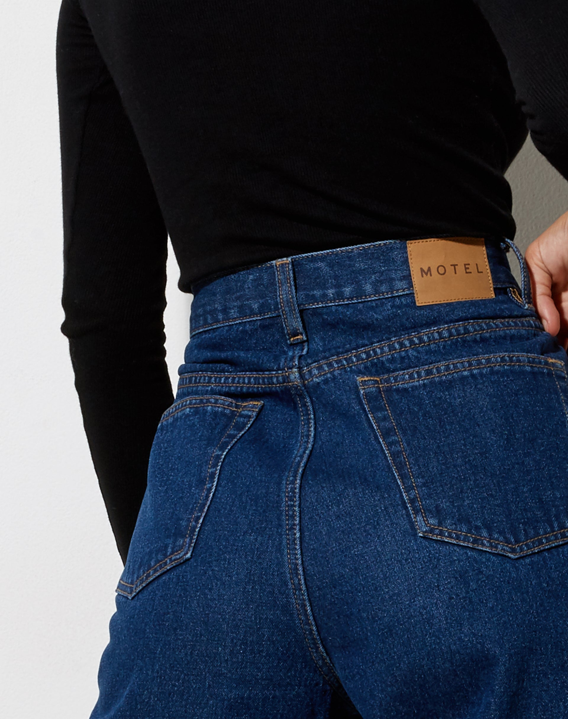 Image de Jeans plissés en bleu indigo