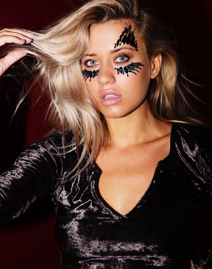 Bijou de visage en onyx noir par Shrine