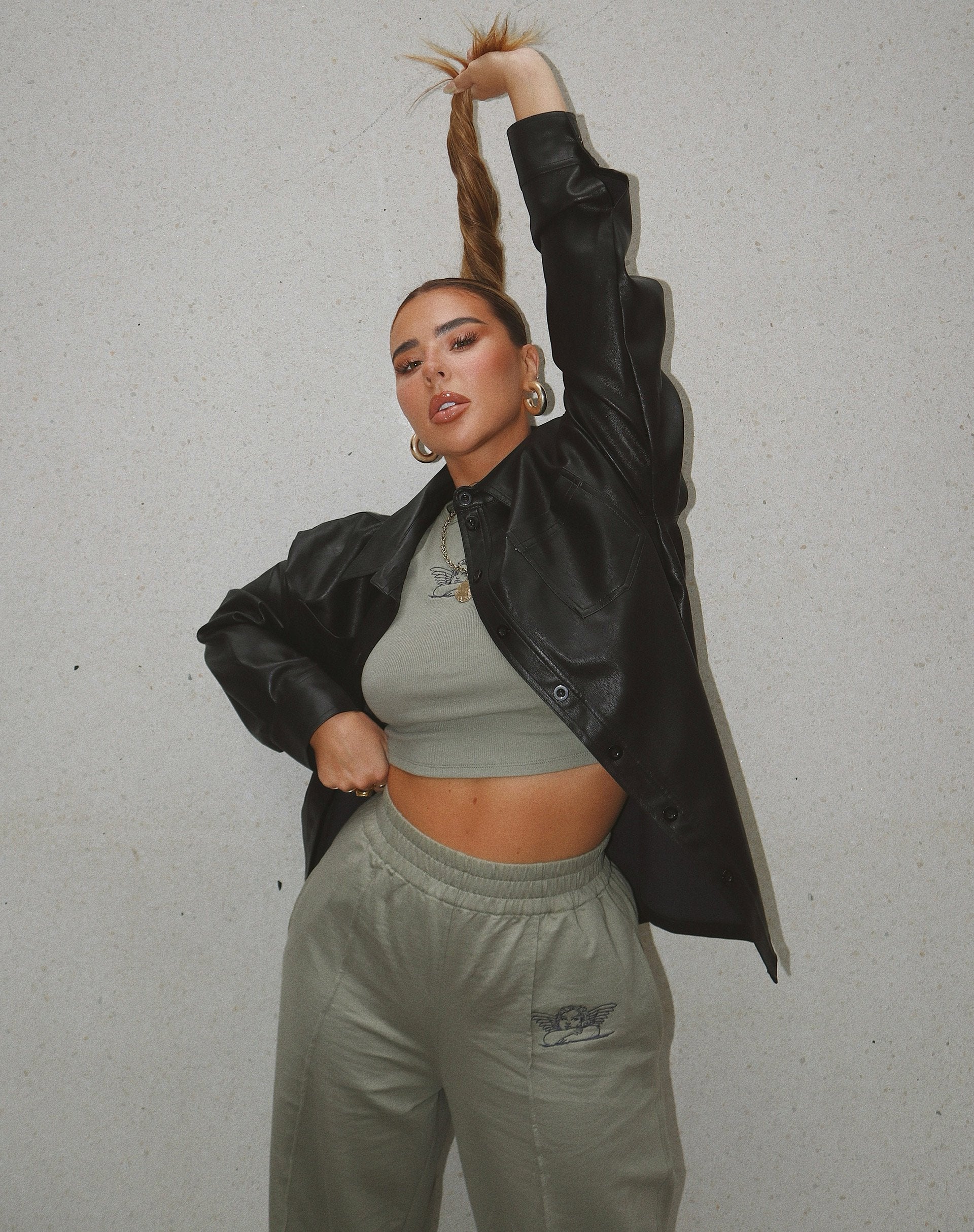 Image de Gimon Crop Top in Rib Grey Sage Angelo Embro