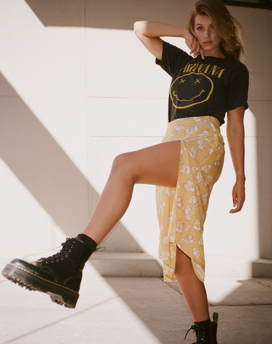 Image de la jupe midi Saika, jaune bouquet de roses