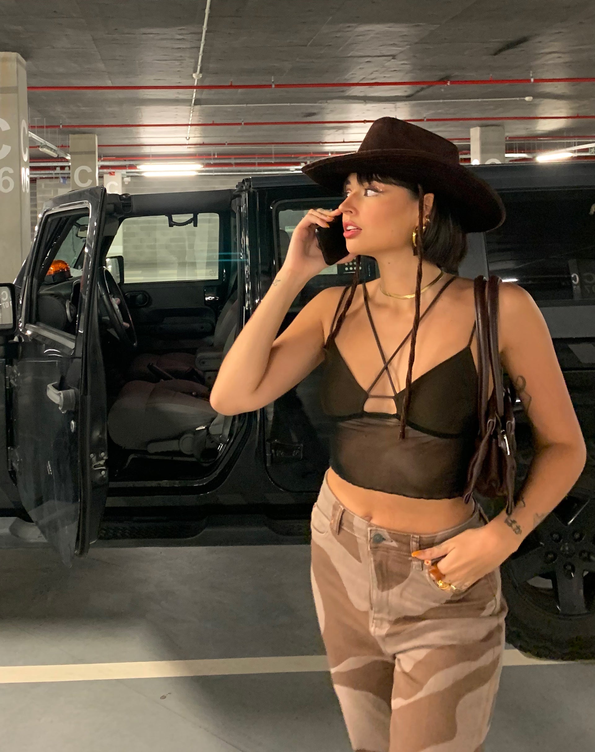 Image de MOTEL X IRIS Olgi Crop Top in Mesh Black and Brown