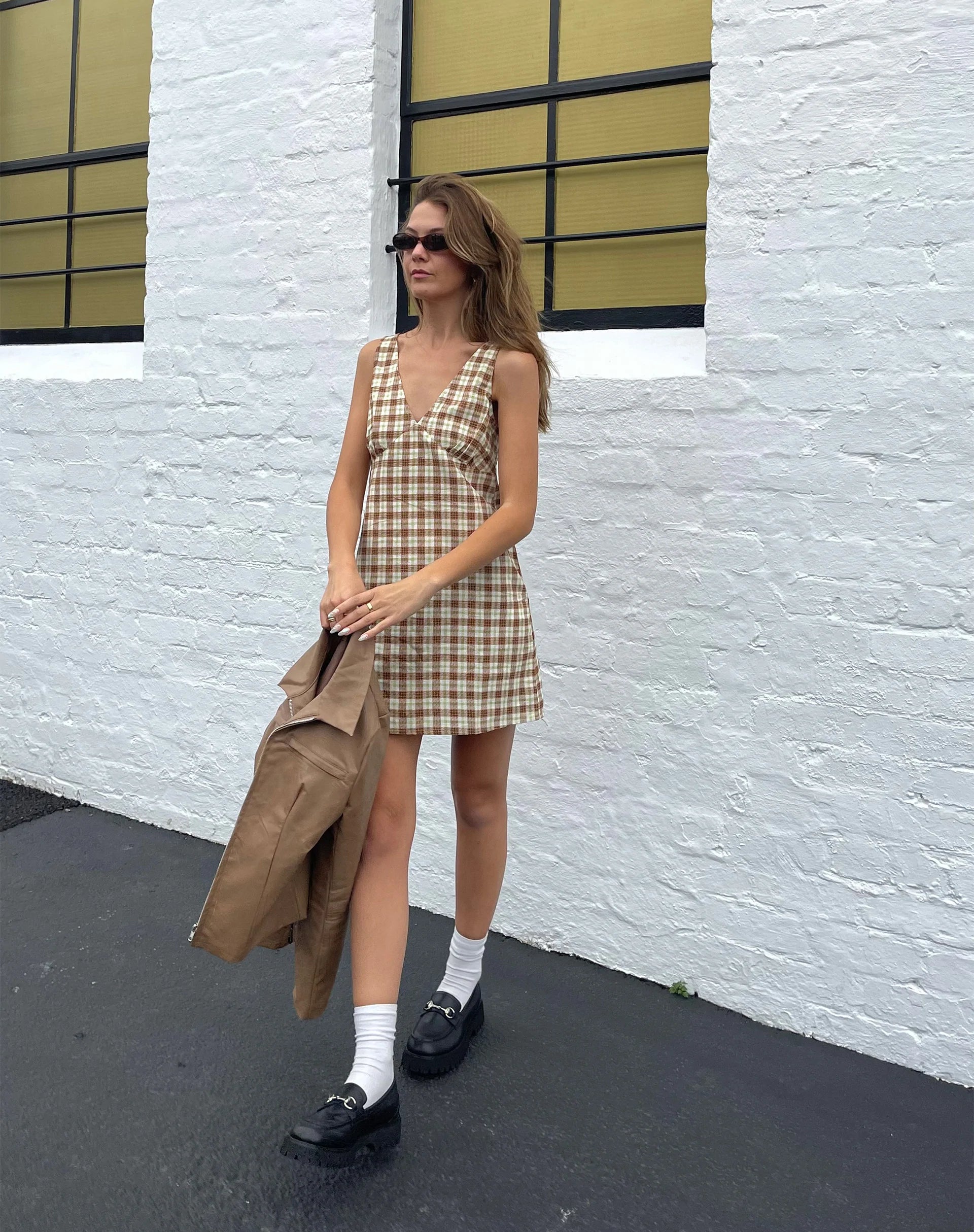 Image de MOTEL X JACQUIE Robe de jour Eluned à carreaux jaunes et bruns