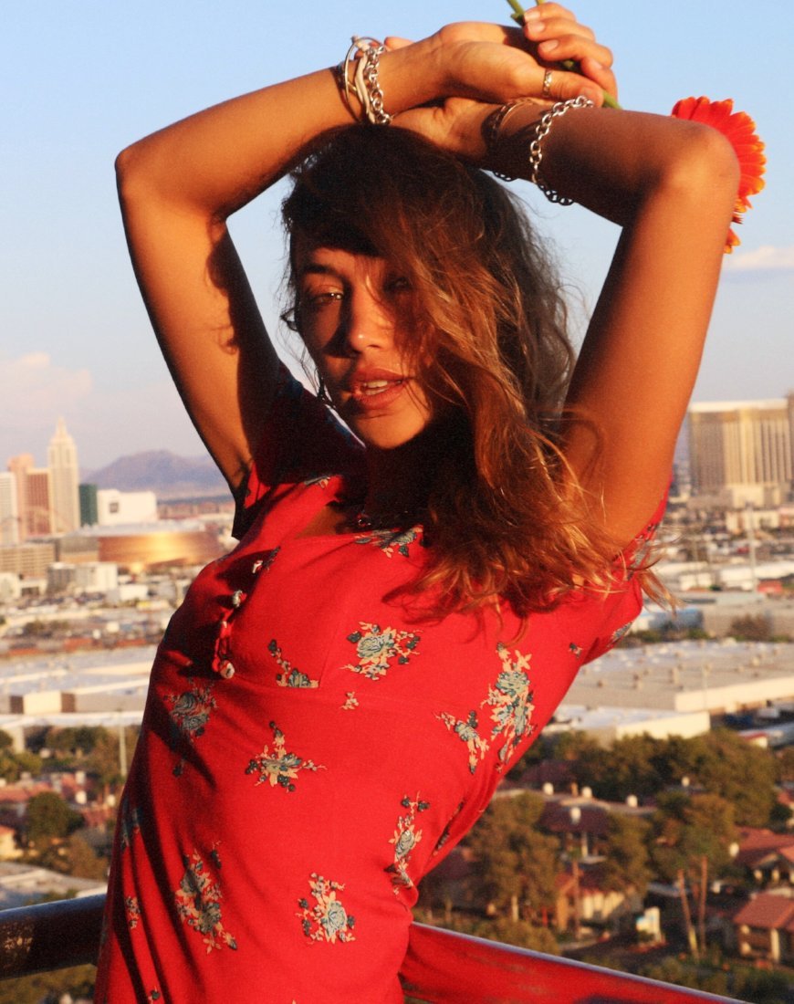 Robe Meca, Soi Rose Red
