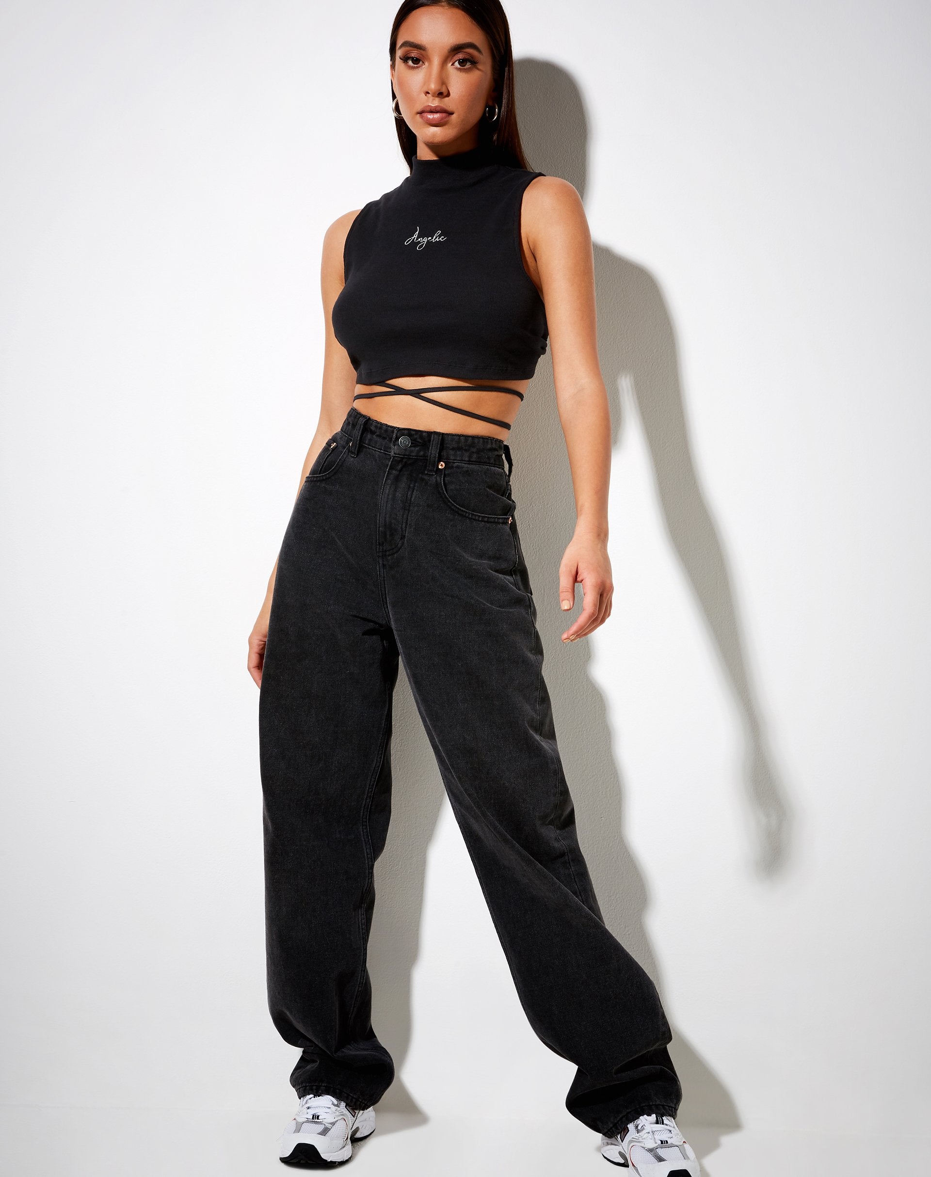 Image de Quera Crop Top in Rib Black Angelic Embro