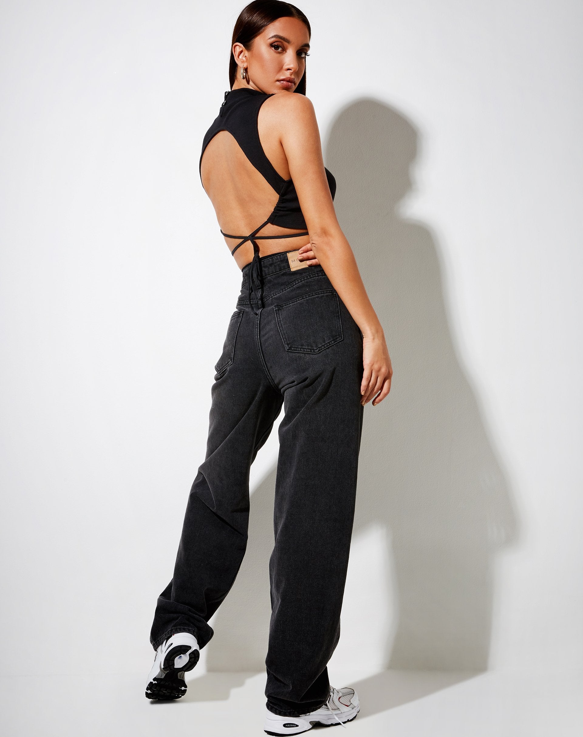 Image de Quera Crop Top in Rib Black Angelic Embro