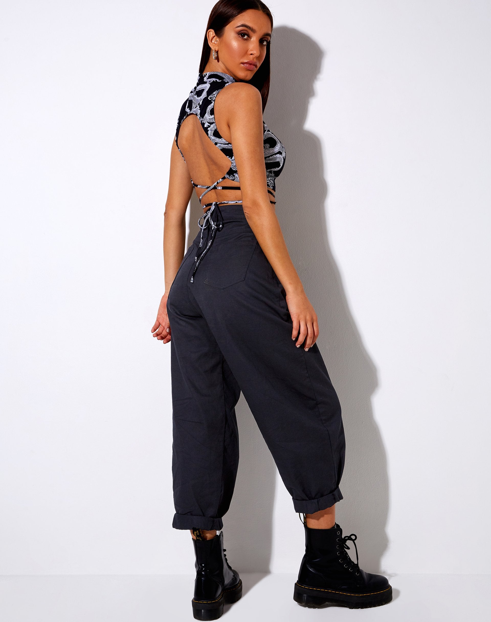 Image de Quera Crop Top in Dragon Rope Black Placement