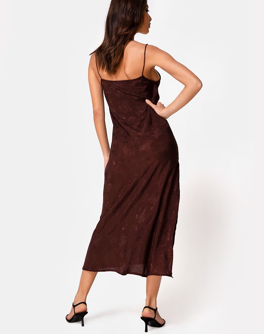 Image de la robe Quinty en satin rose cacao