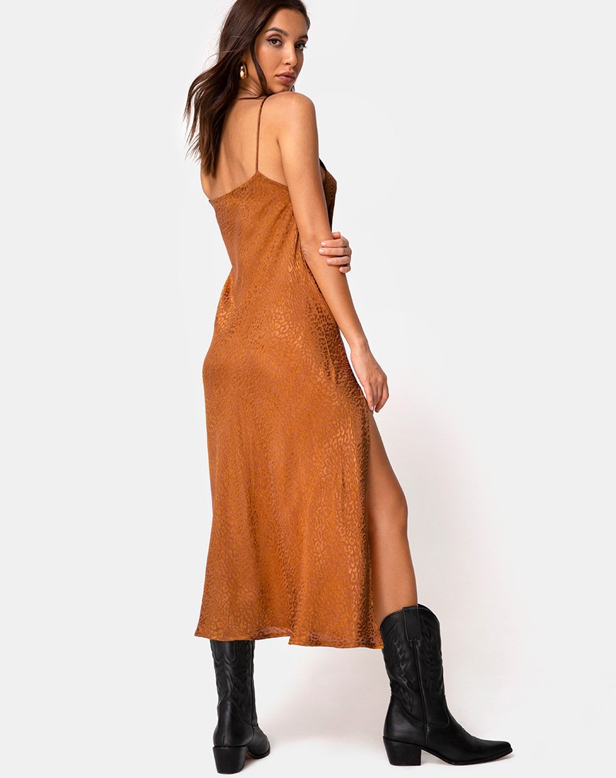 Image de la robe Quinty en satin doré Cheetah