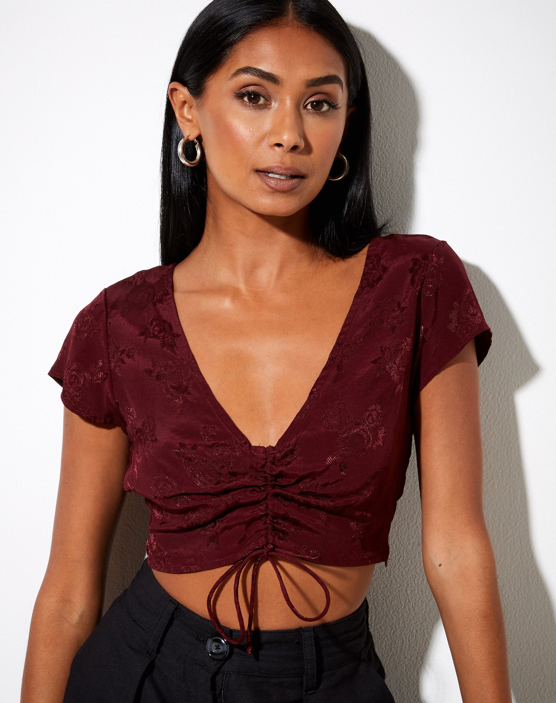 Image de Raeto Crop Top in Satin Rose Burgundy
