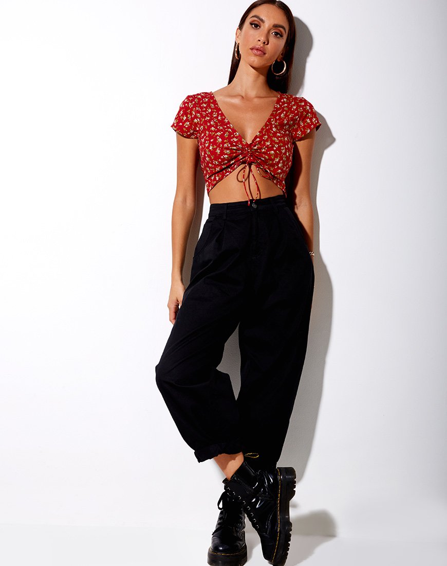 Image de Raeto Crop Top in Falling For You Floral Red
