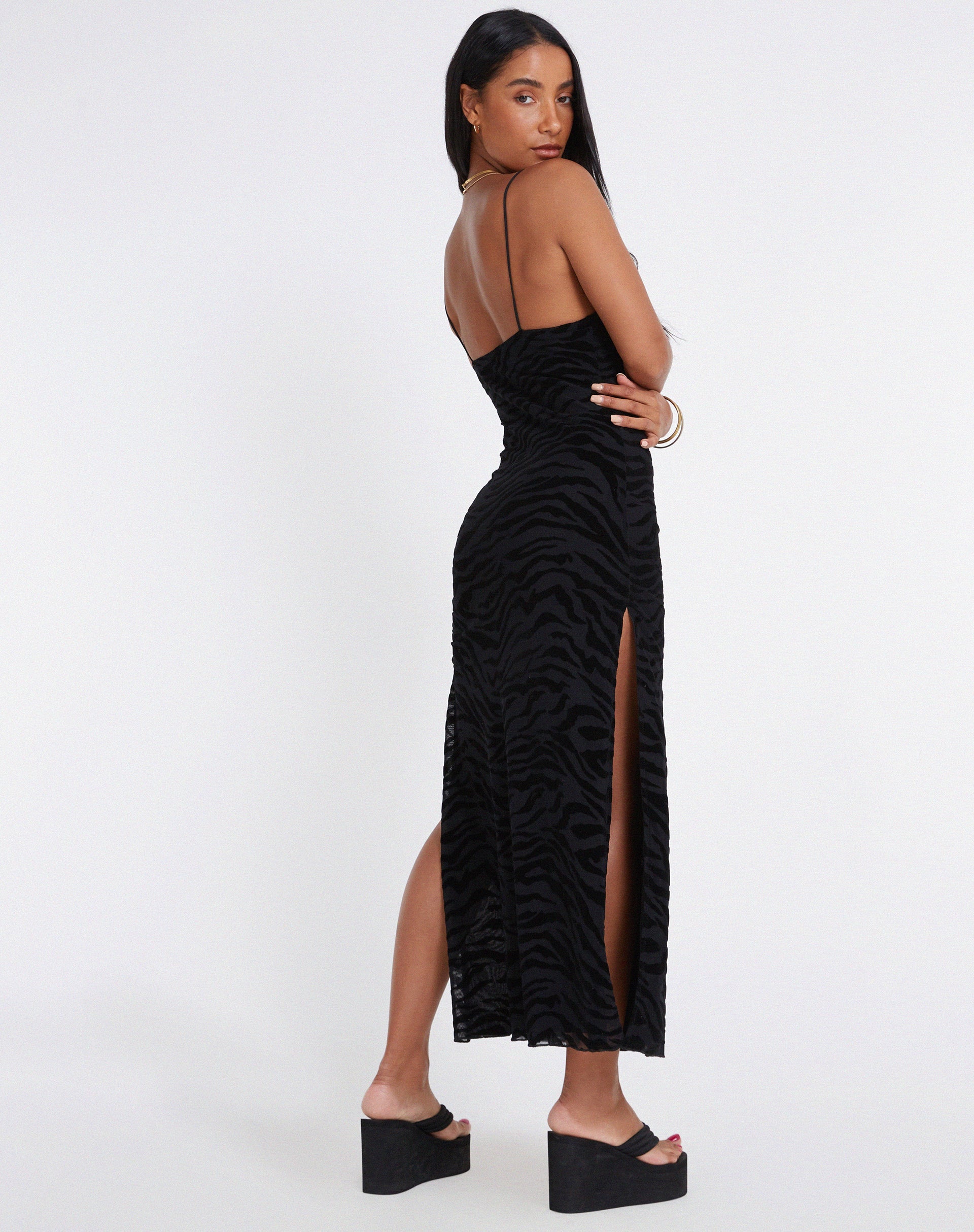 image de Rayuma Maxi Dress in Zebra Flock Black