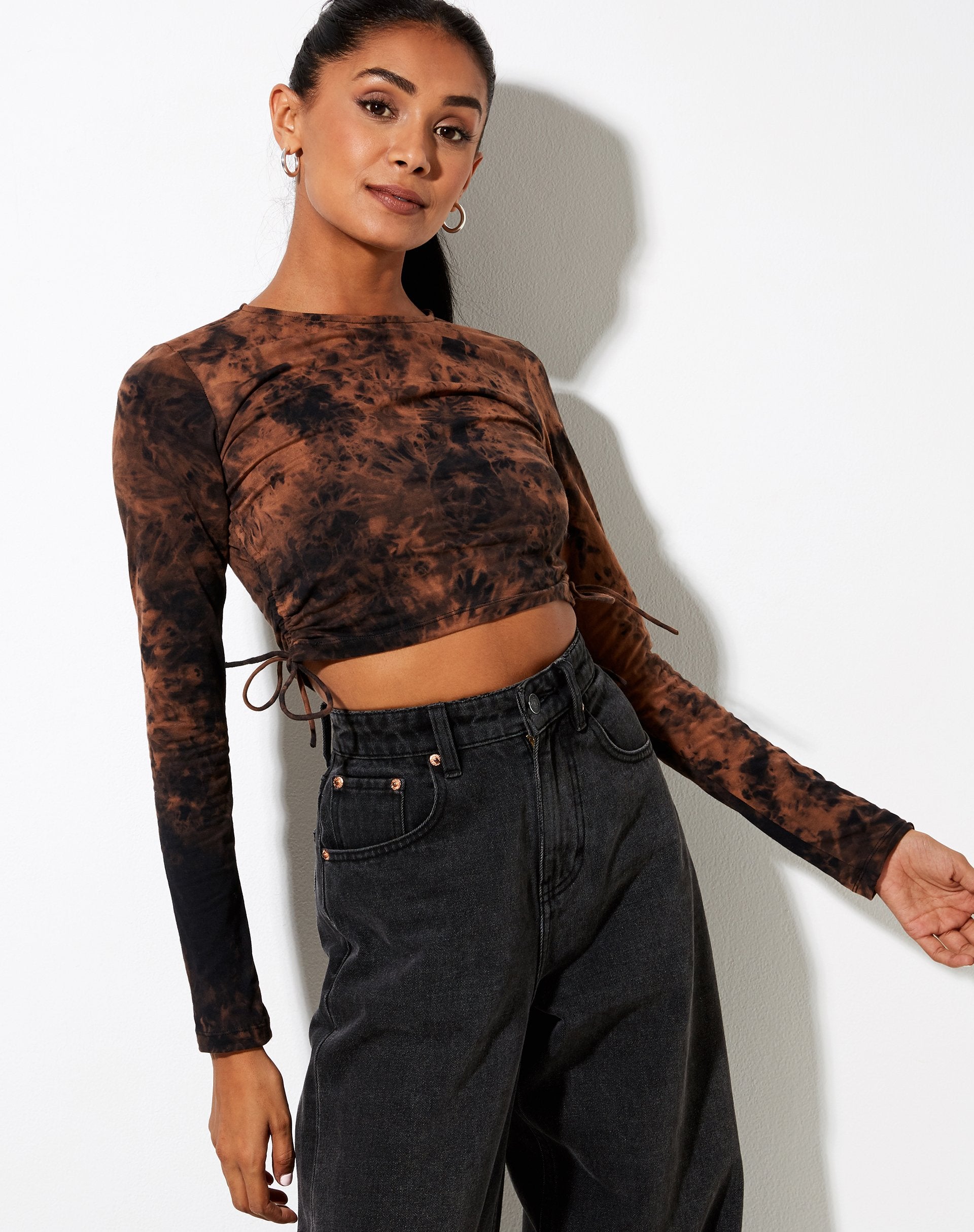 Image de Razelo Crop Top in Black Rust Tie Dye