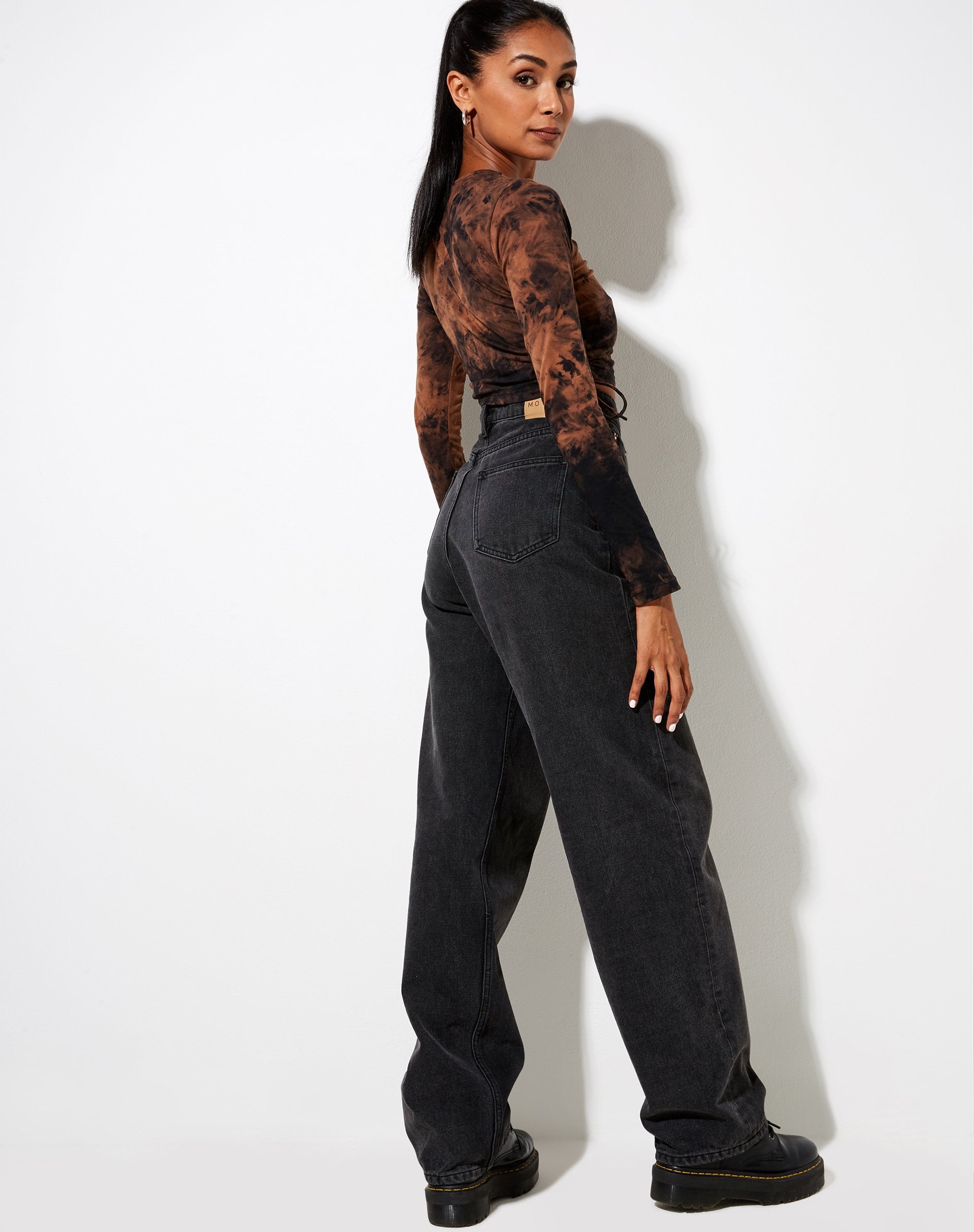 Image de Razelo Crop Top in Black Rust Tie Dye