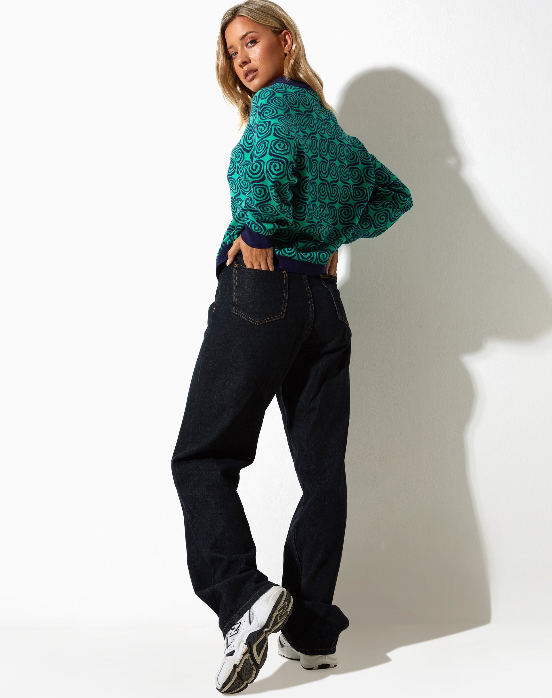 Image de l'Ammar Jumper in Swirl Green and Blue