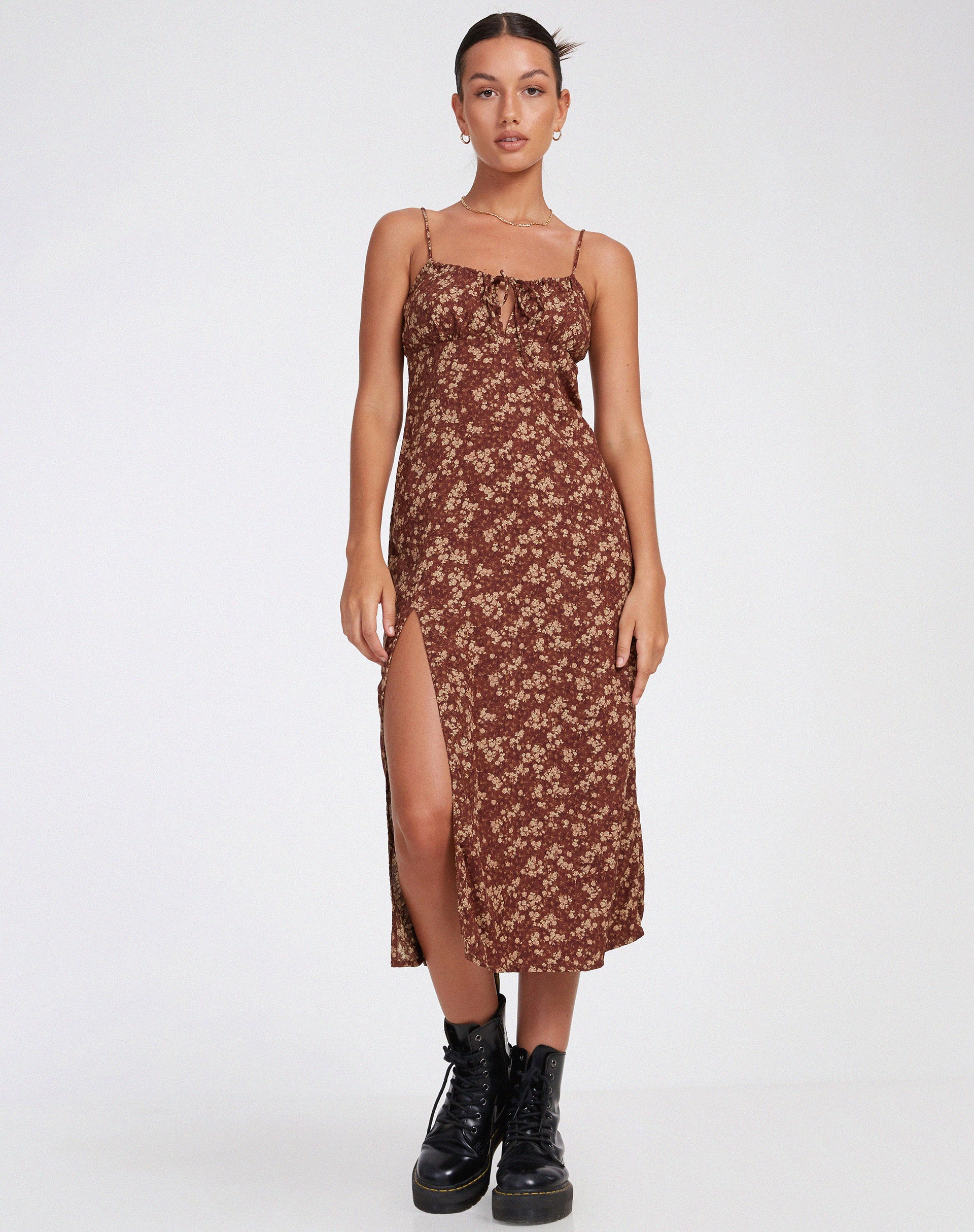 IMAGE DE La robe longue Cypress en brun floral terreux