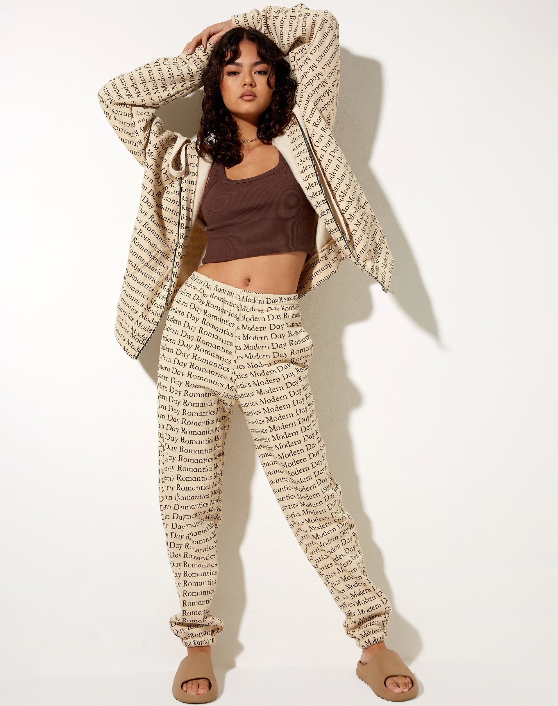 Image de Basta Jogger dans Modern Day Romantics