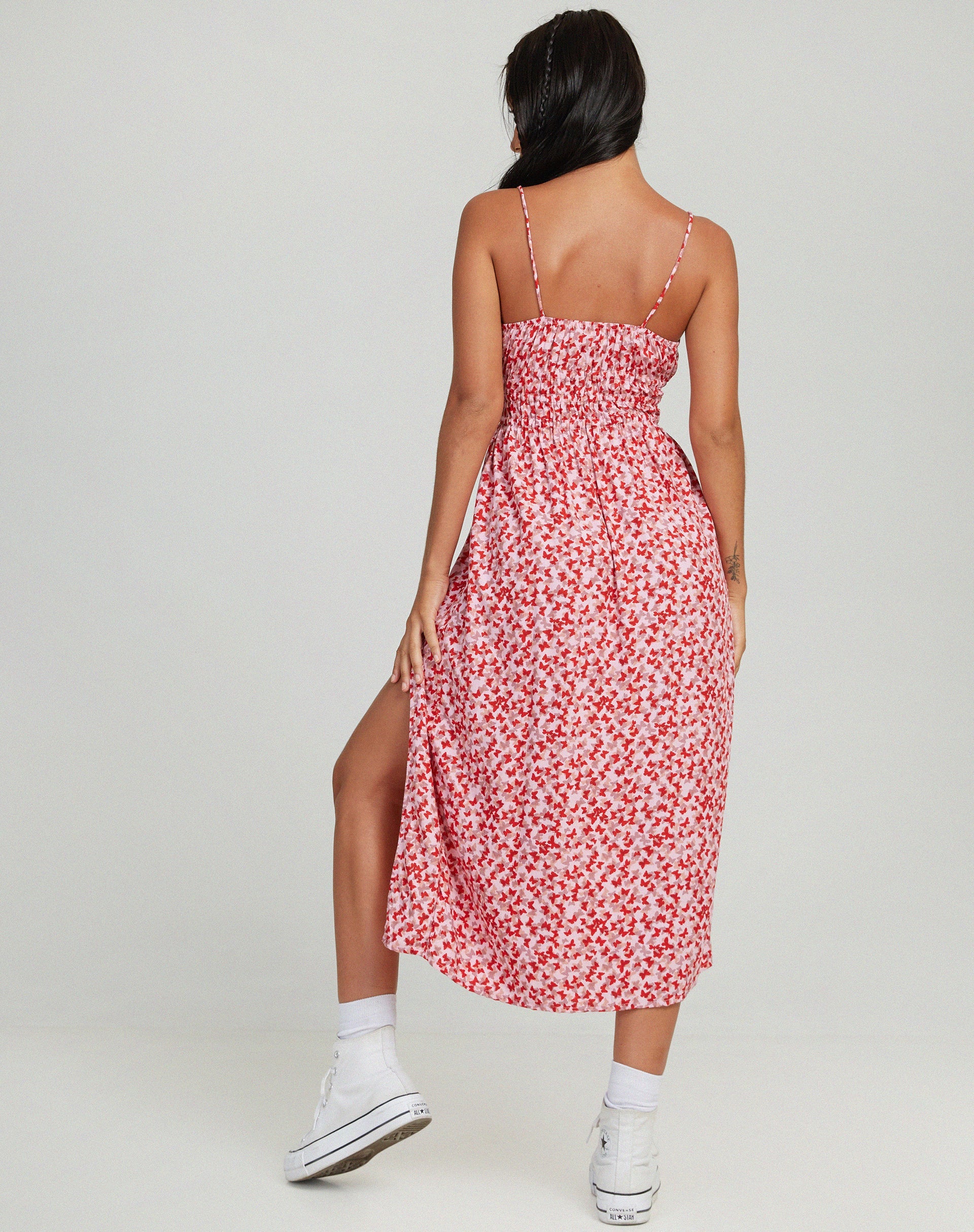 image de Jeyro Midi Dress in Ditsy Butterfly Peach and Red