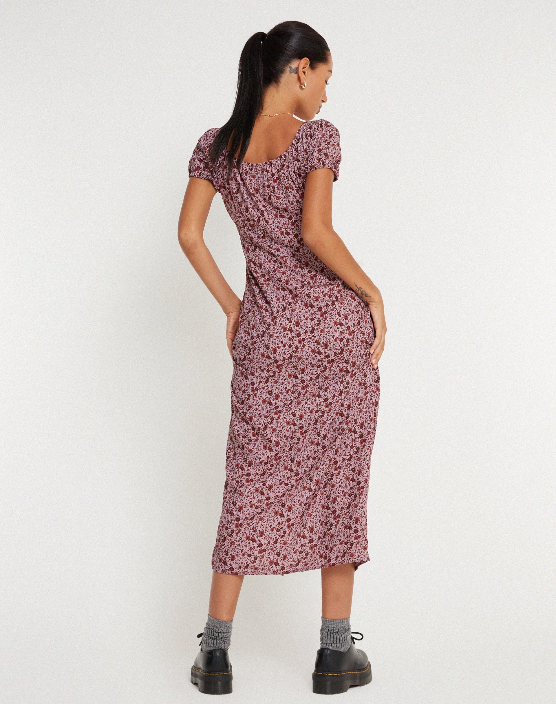 IMAGE DE Larson Midi Dress in 90's Floral Burgundy