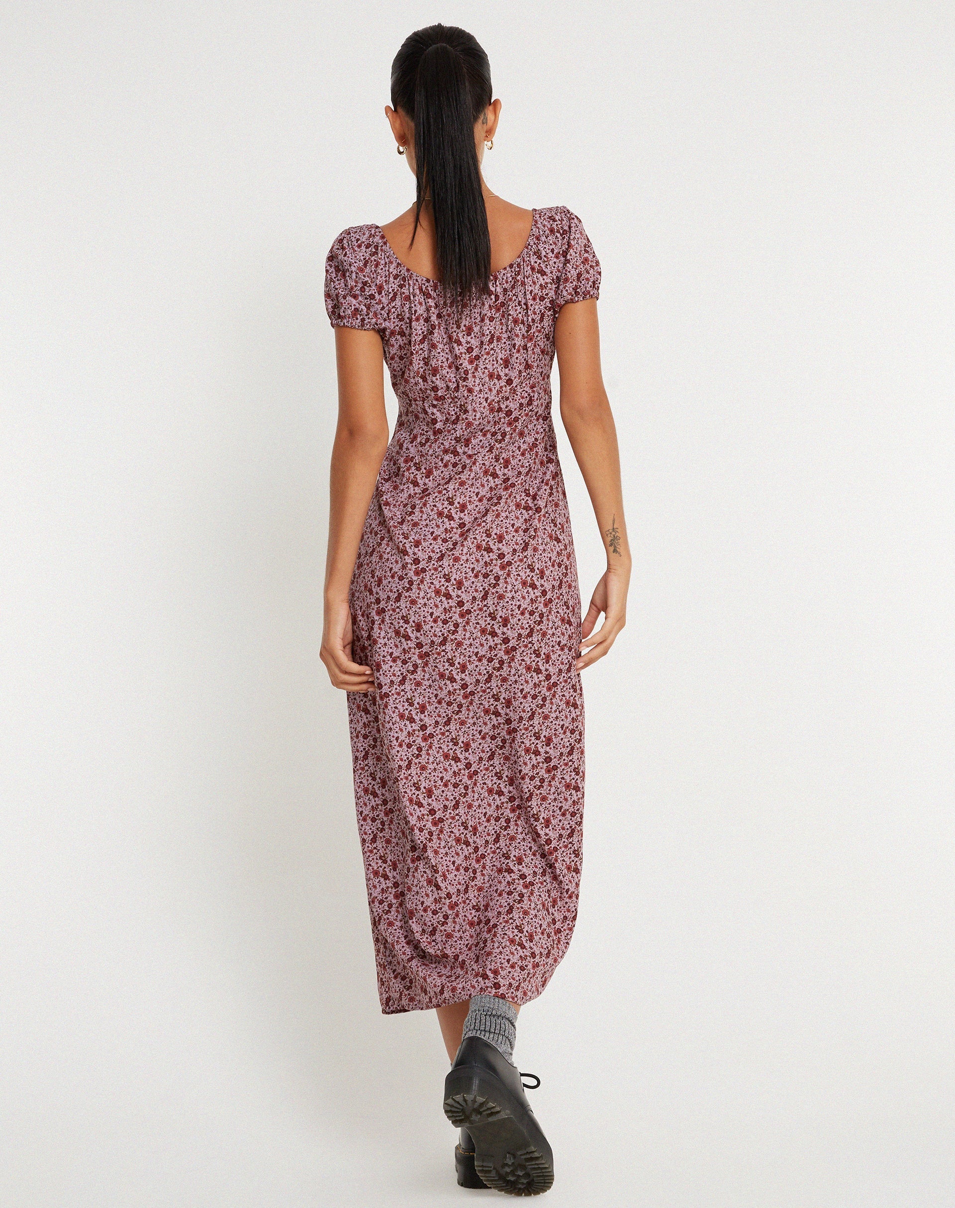 IMAGE DE Larson Midi Dress in 90's Floral Burgundy
