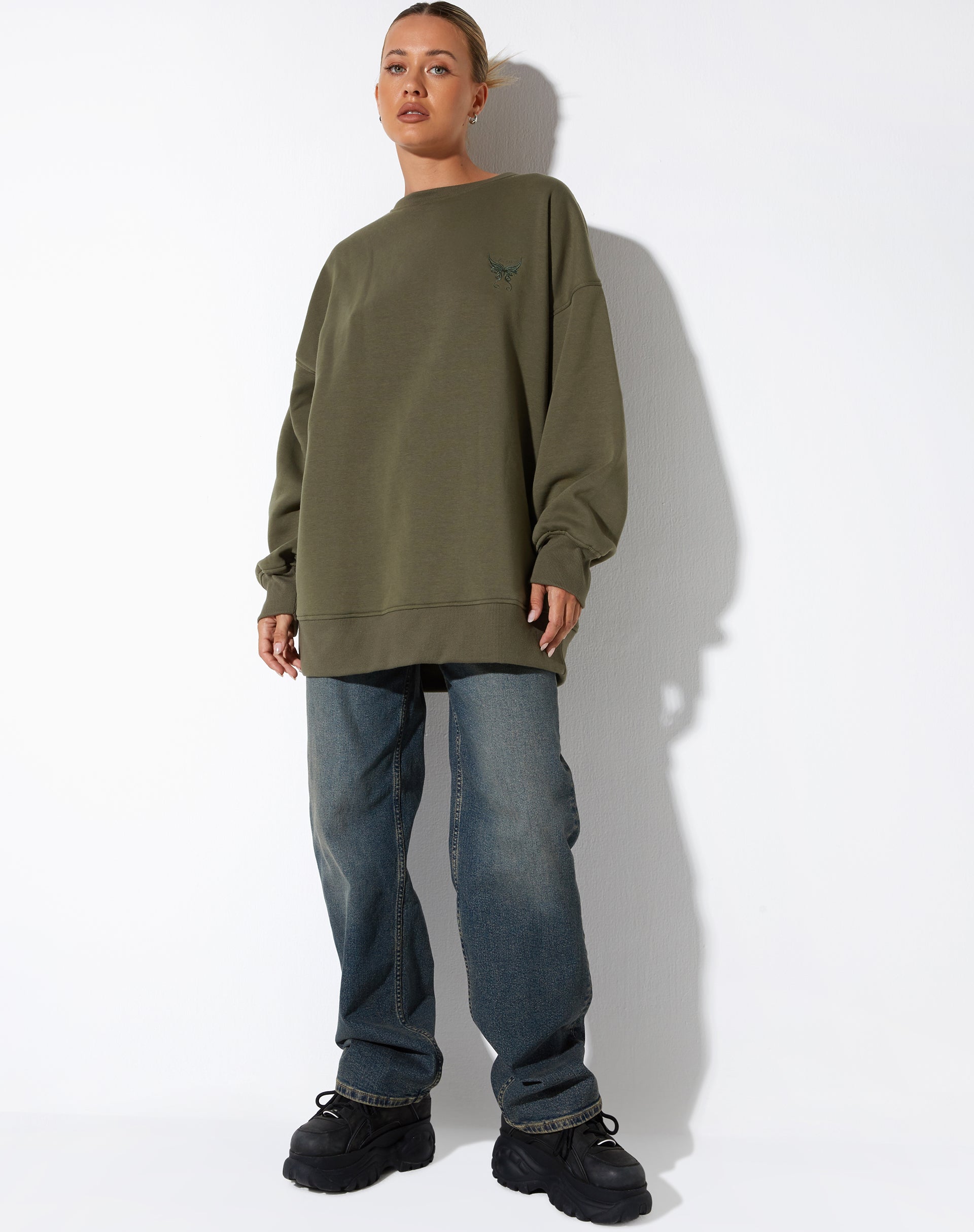 image de Lei Sweatshirt in Grape Leaf Butterfly Embro