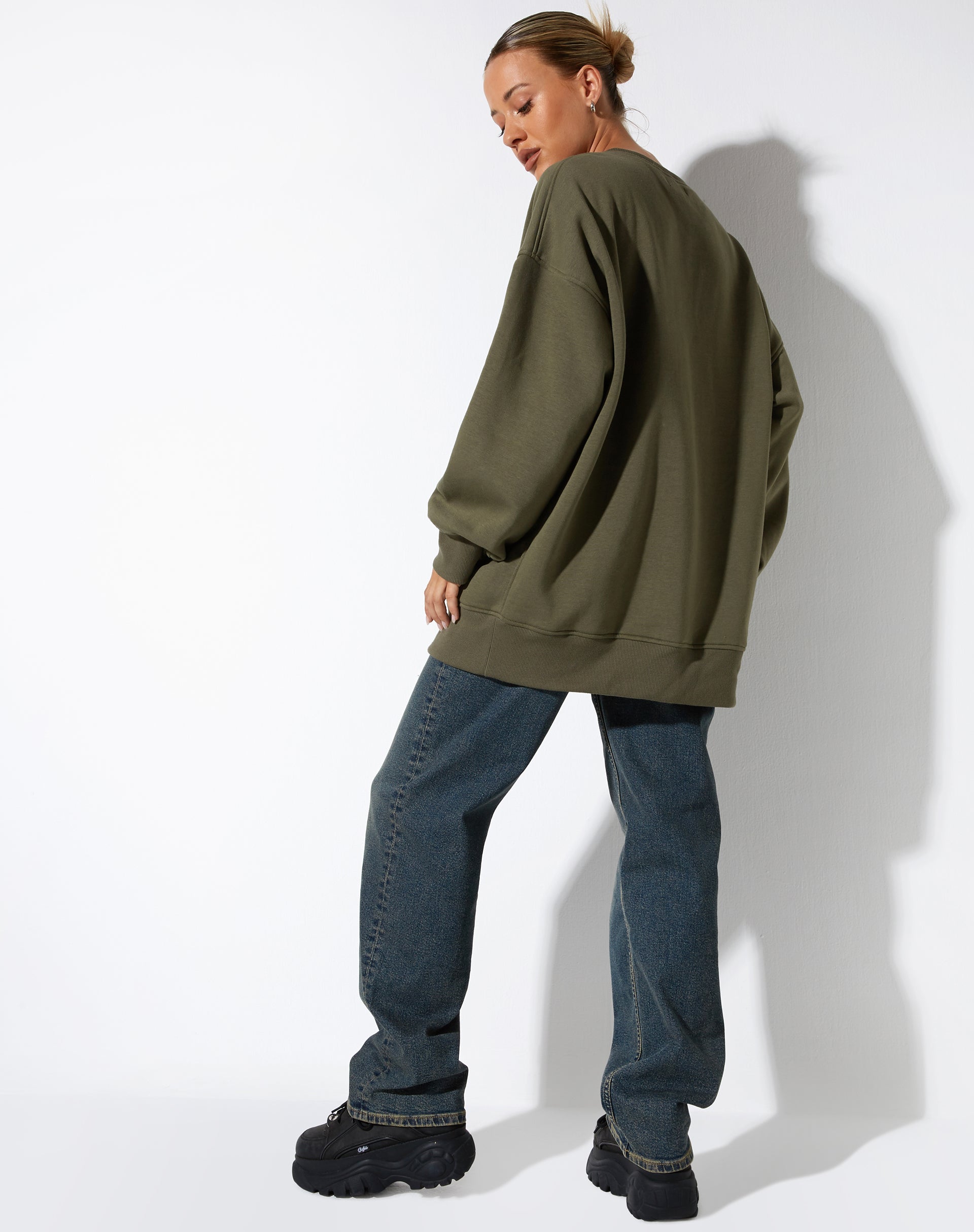 image de Lei Sweatshirt in Grape Leaf Butterfly Embro