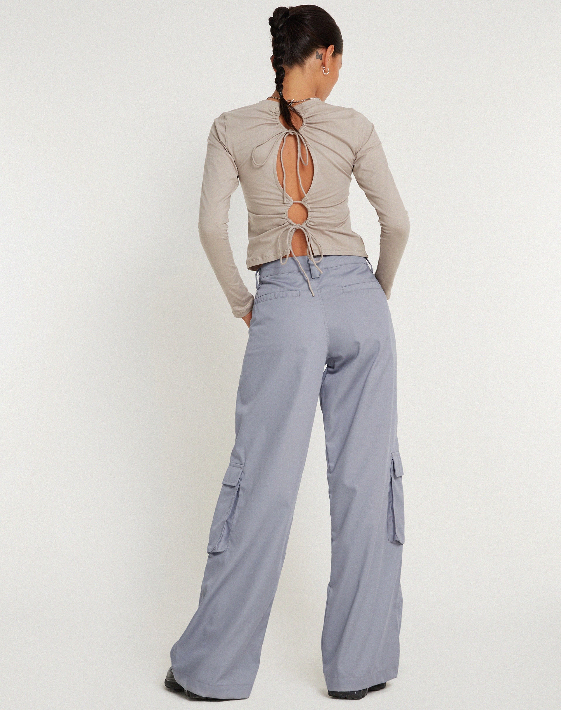 image de Lovis Low Rise Cargo Trouser in Grey