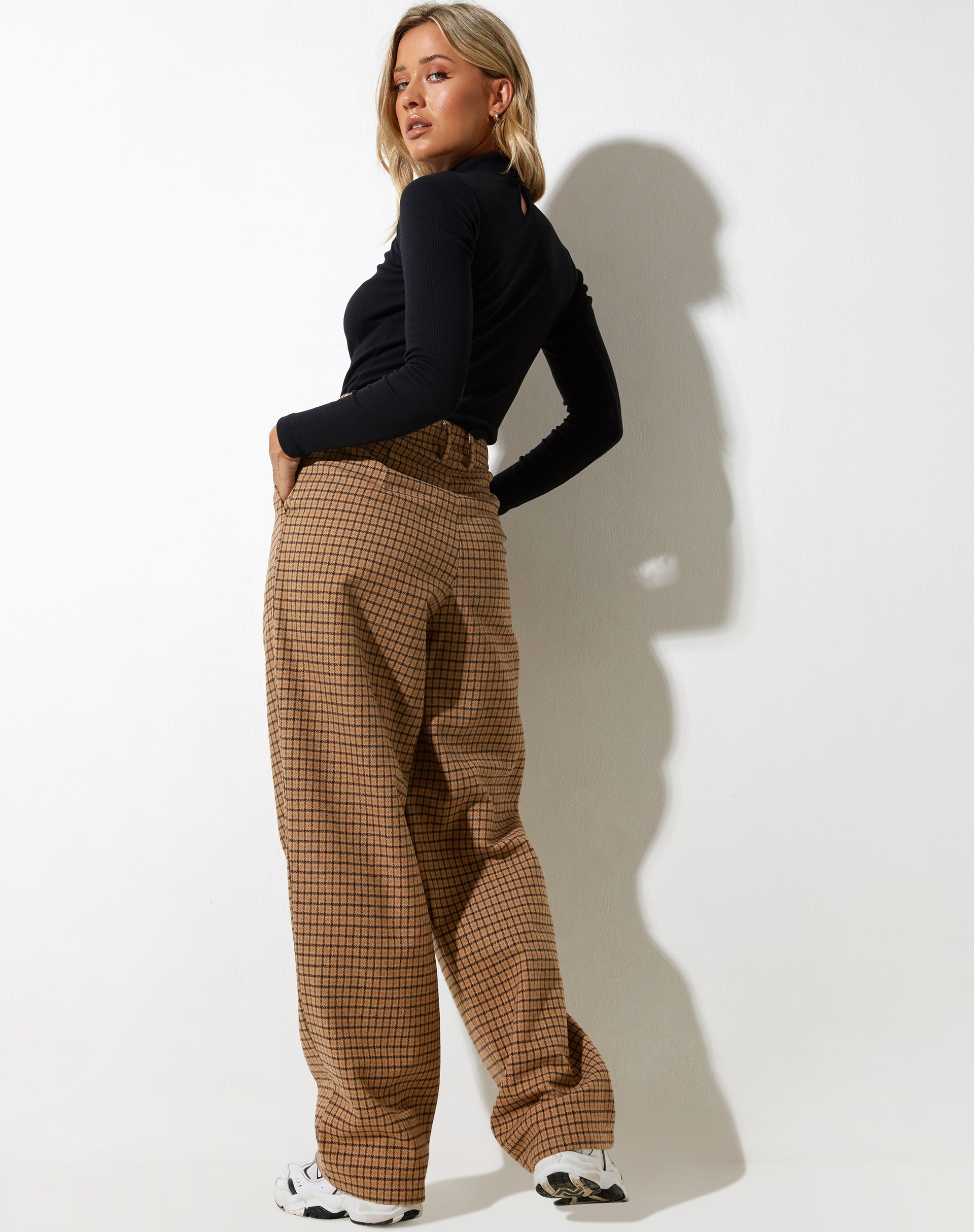 Image de Pantalon Sakila en laine marron