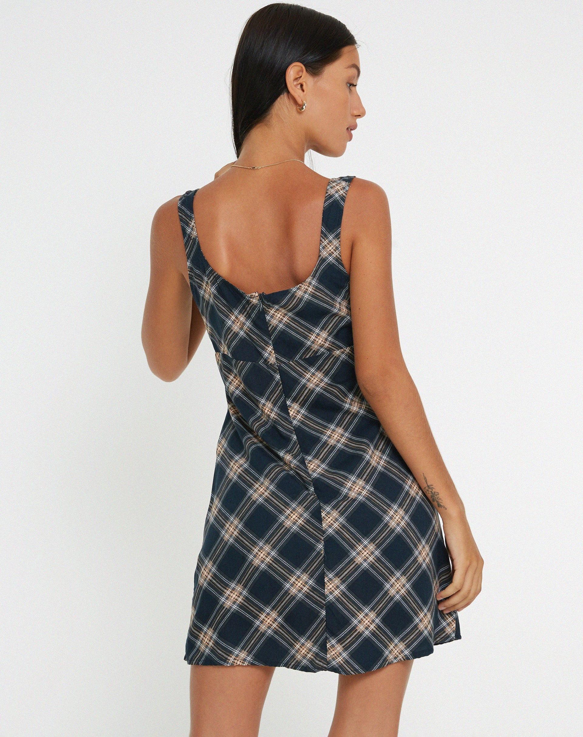 IMAGE de la robe Mehra à carreaux noirs et gris des années 20