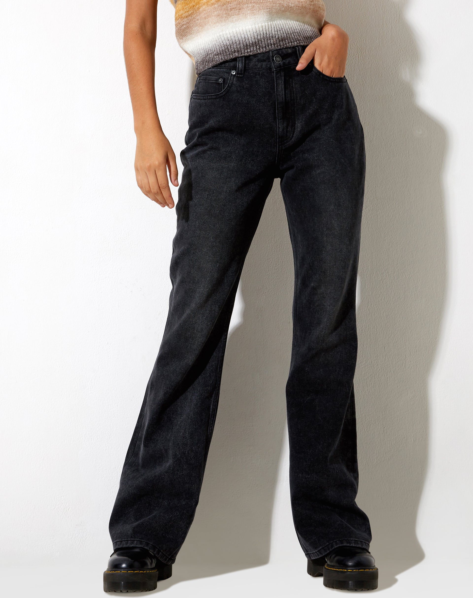 Image de Jeans Relaxed Bootleg en noir Grunge