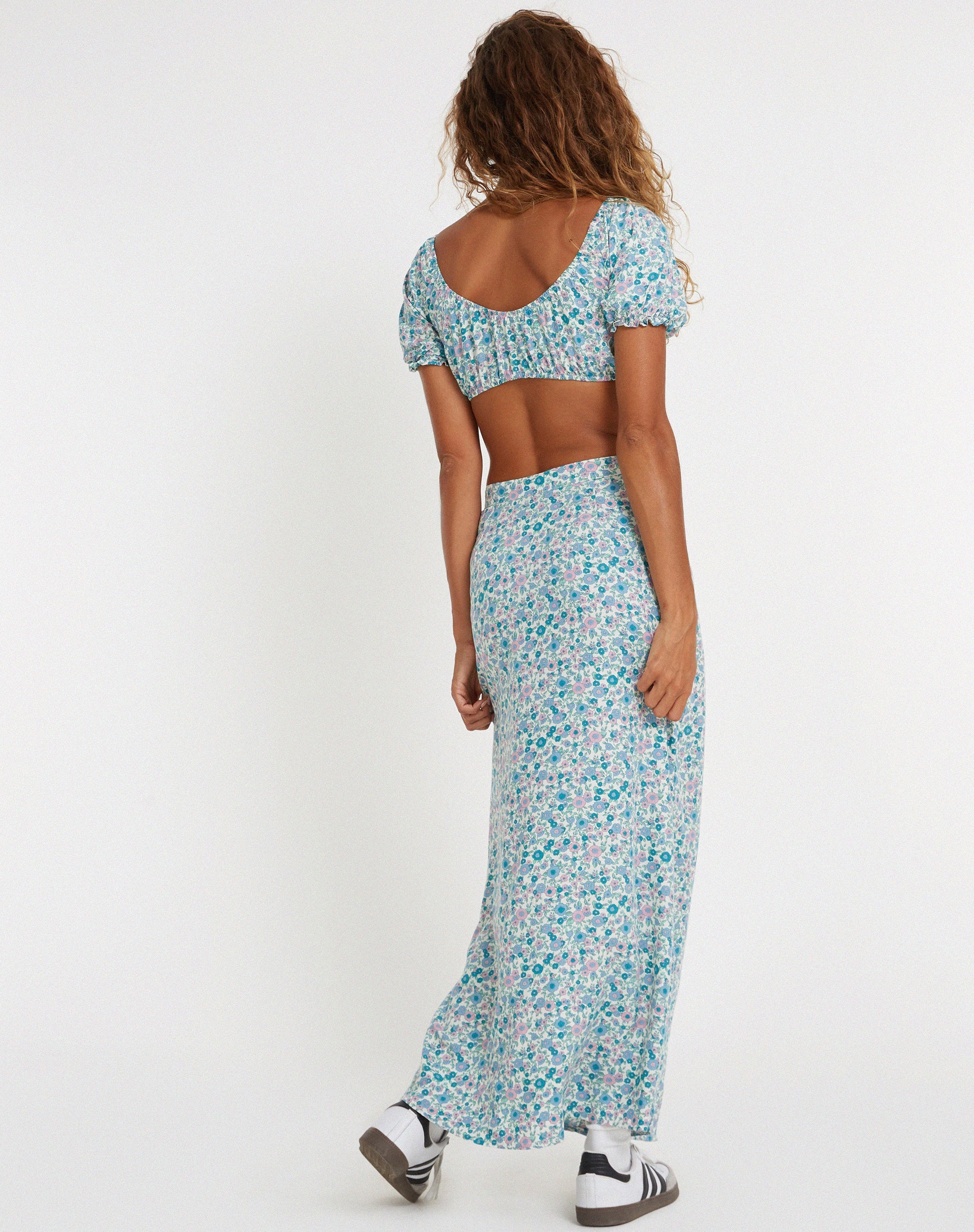Image de Jupe midi Rima en bleu Flower Power